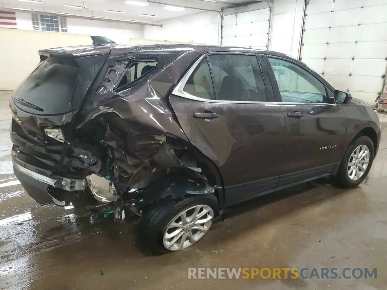 3 Photograph of a damaged car 2GNAXUEV6L6103485 CHEVROLET EQUINOX 2020