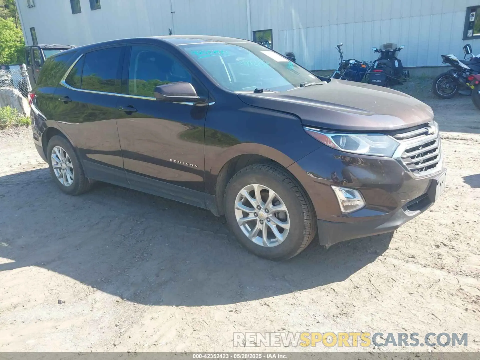 1 Photograph of a damaged car 2GNAXUEV6L6109805 CHEVROLET EQUINOX 2020