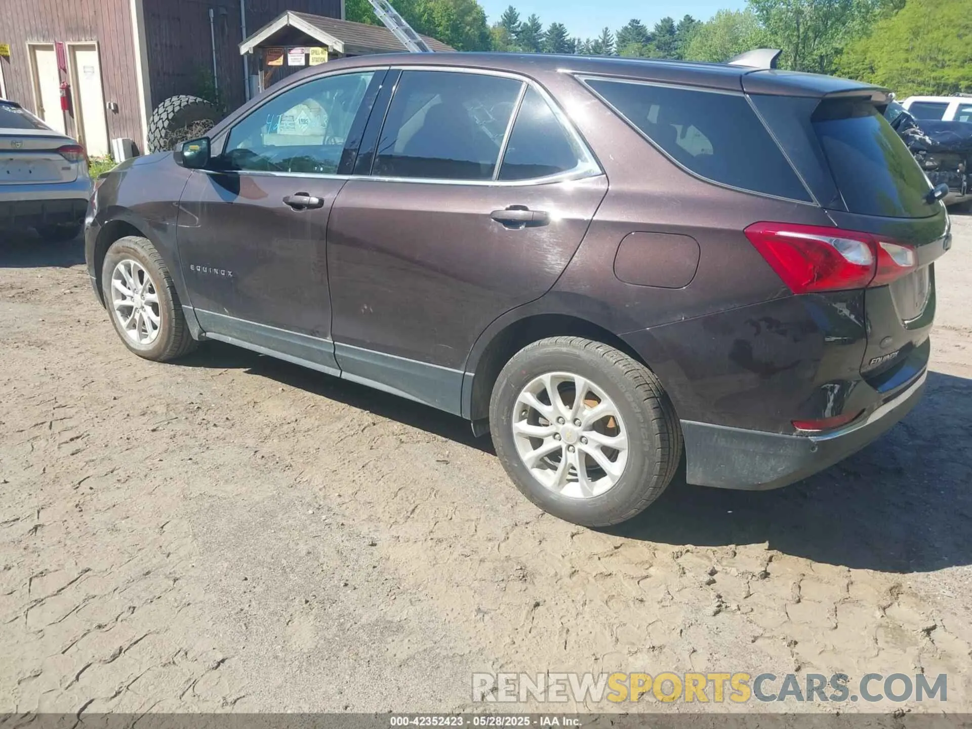 3 Photograph of a damaged car 2GNAXUEV6L6109805 CHEVROLET EQUINOX 2020