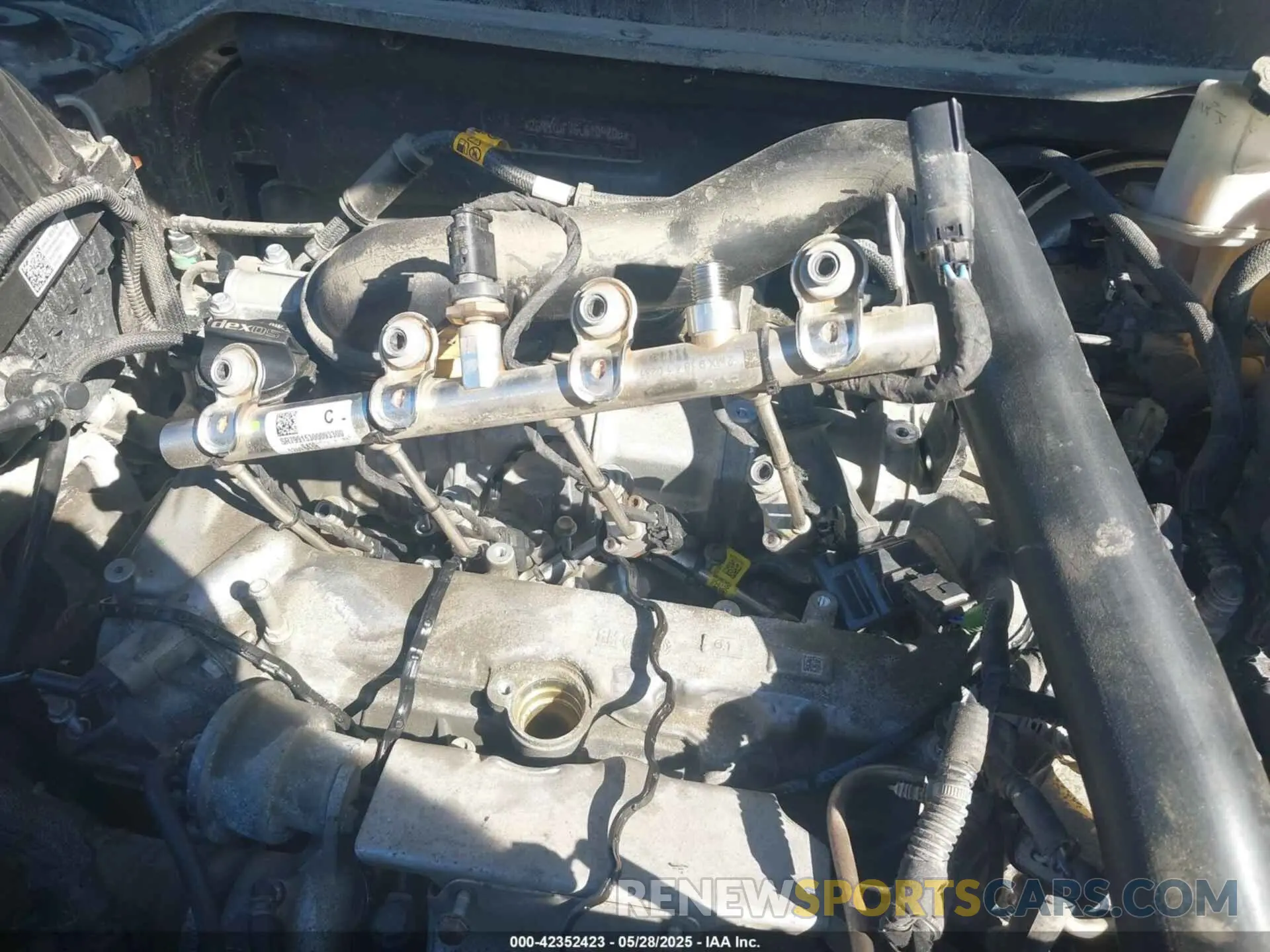 6 Photograph of a damaged car 2GNAXUEV6L6109805 CHEVROLET EQUINOX 2020