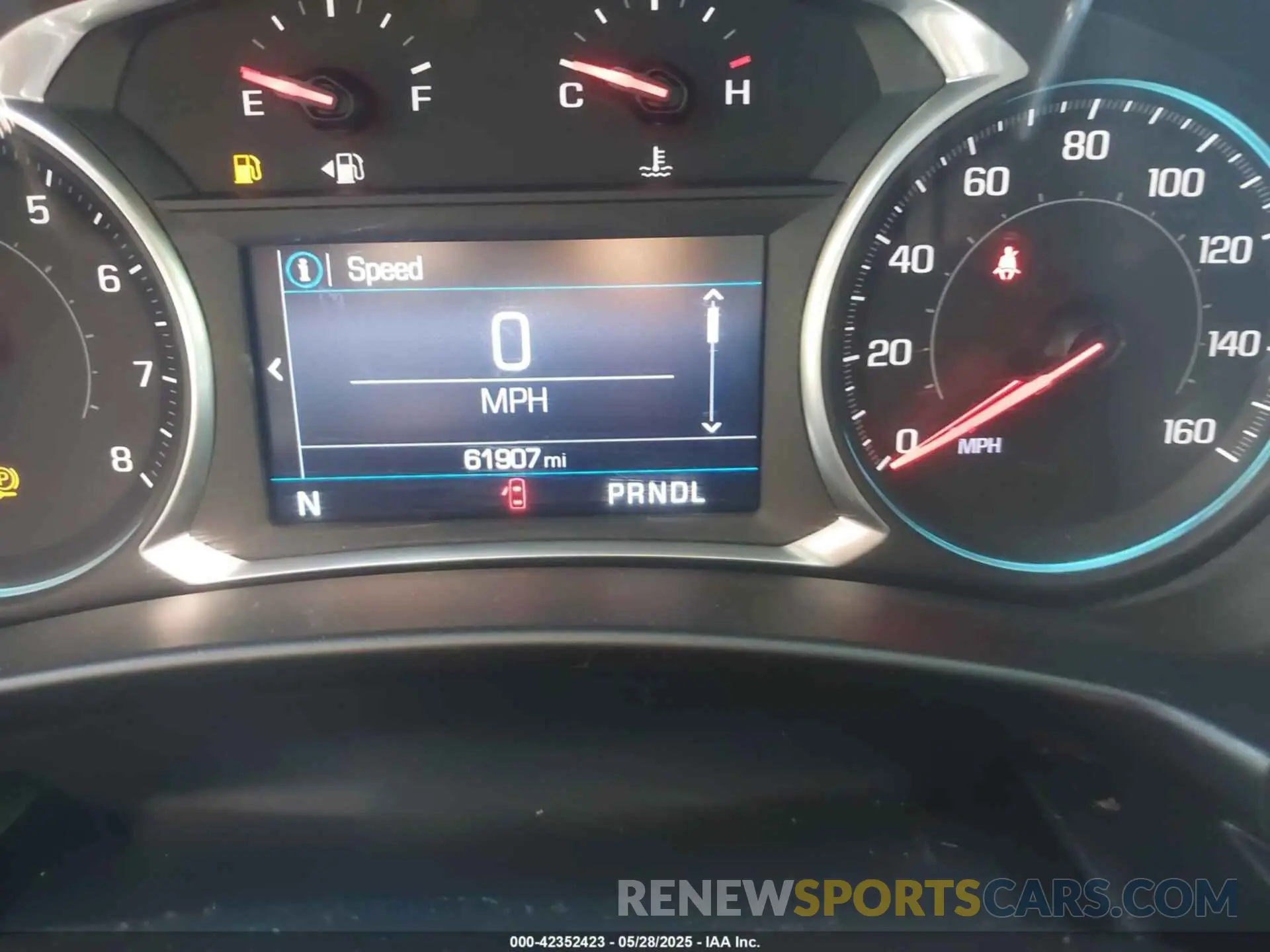 7 Photograph of a damaged car 2GNAXUEV6L6109805 CHEVROLET EQUINOX 2020