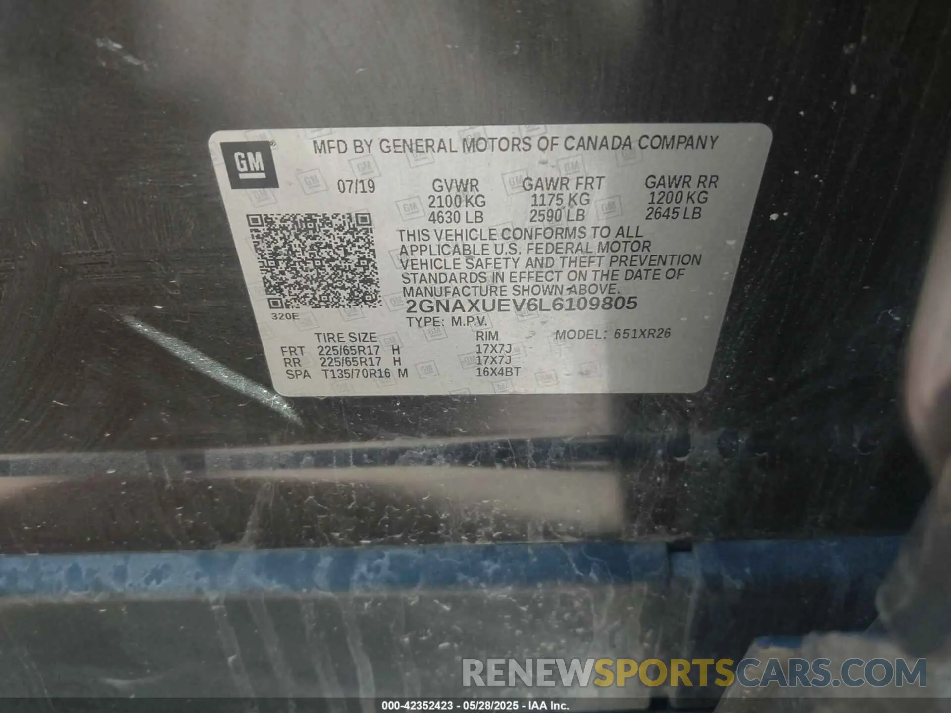 9 Photograph of a damaged car 2GNAXUEV6L6109805 CHEVROLET EQUINOX 2020