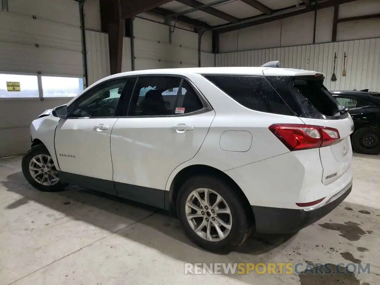 2 Photograph of a damaged car 2GNAXUEV6L6128371 CHEVROLET EQUINOX 2020