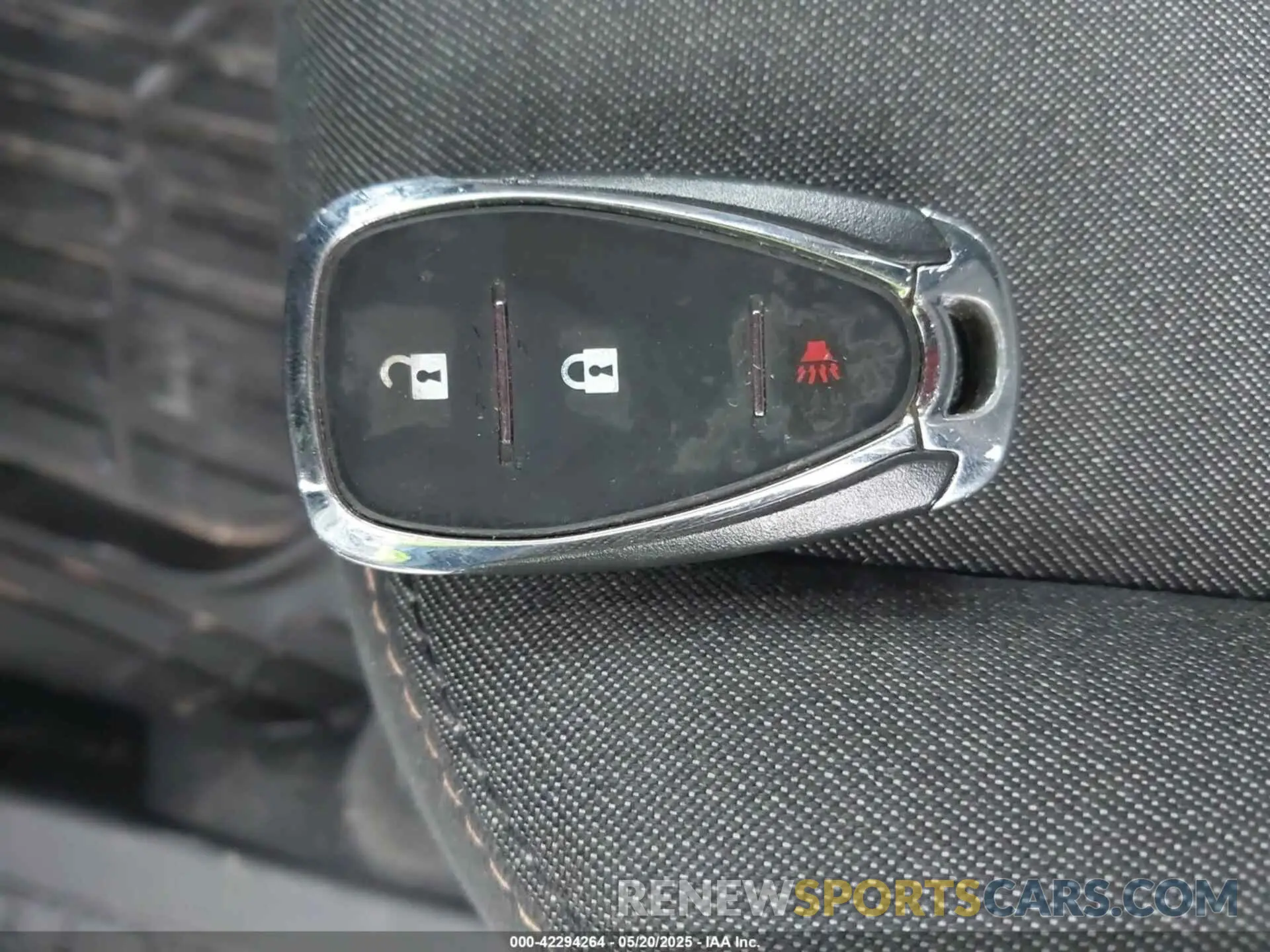 11 Photograph of a damaged car 2GNAXUEV6L6162813 CHEVROLET EQUINOX 2020