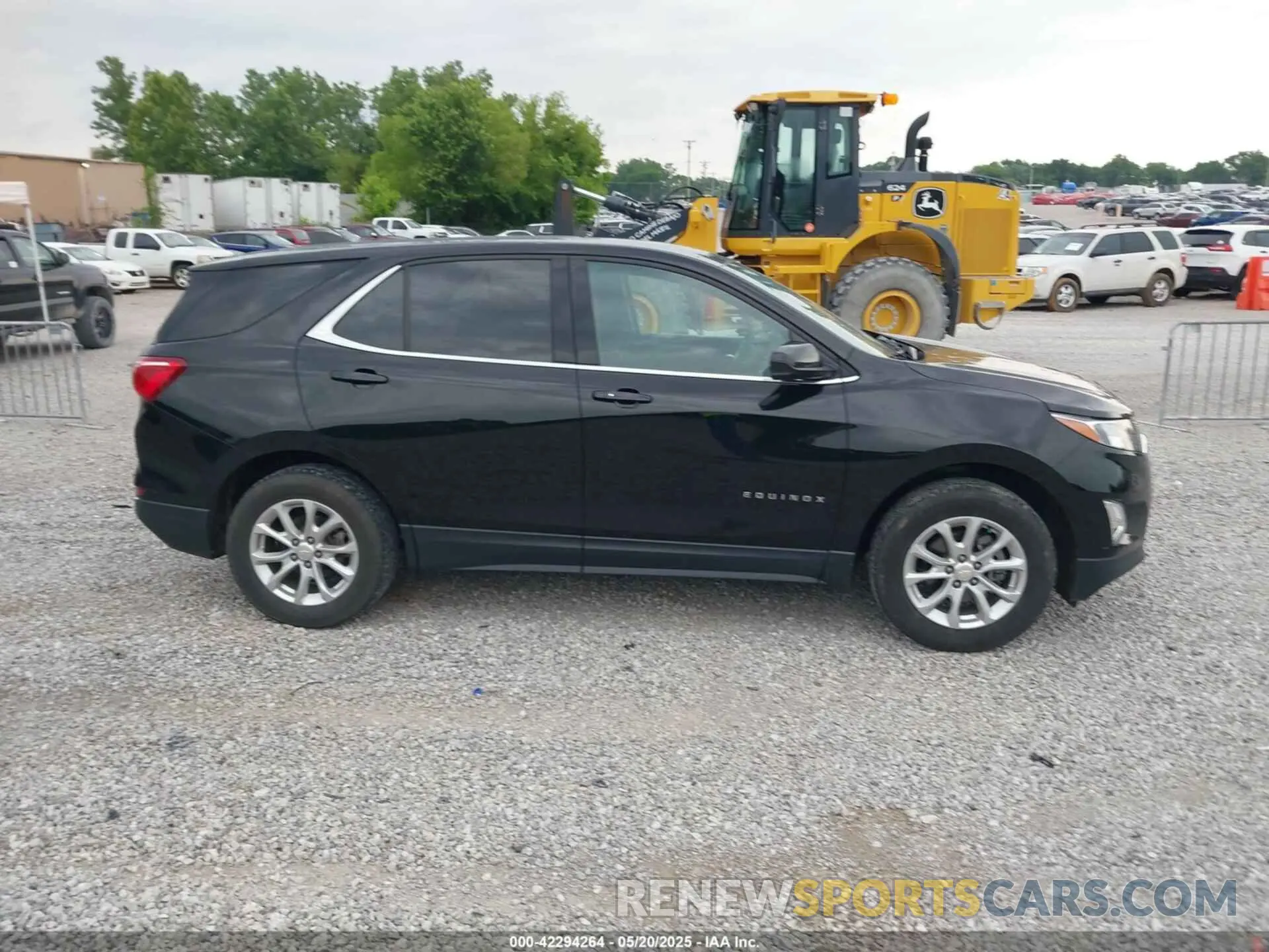 13 Photograph of a damaged car 2GNAXUEV6L6162813 CHEVROLET EQUINOX 2020