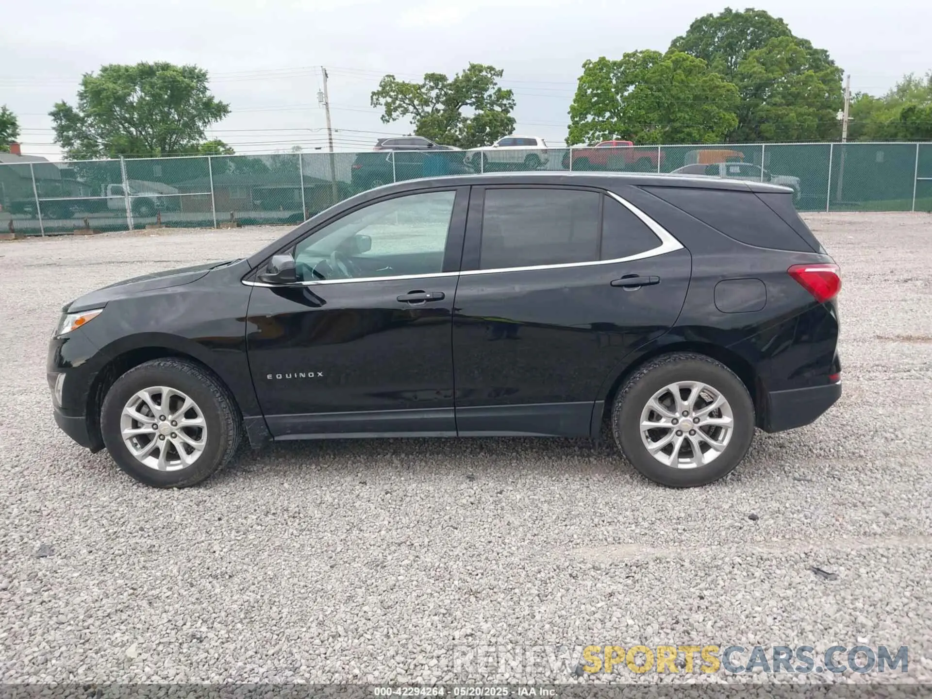 14 Photograph of a damaged car 2GNAXUEV6L6162813 CHEVROLET EQUINOX 2020