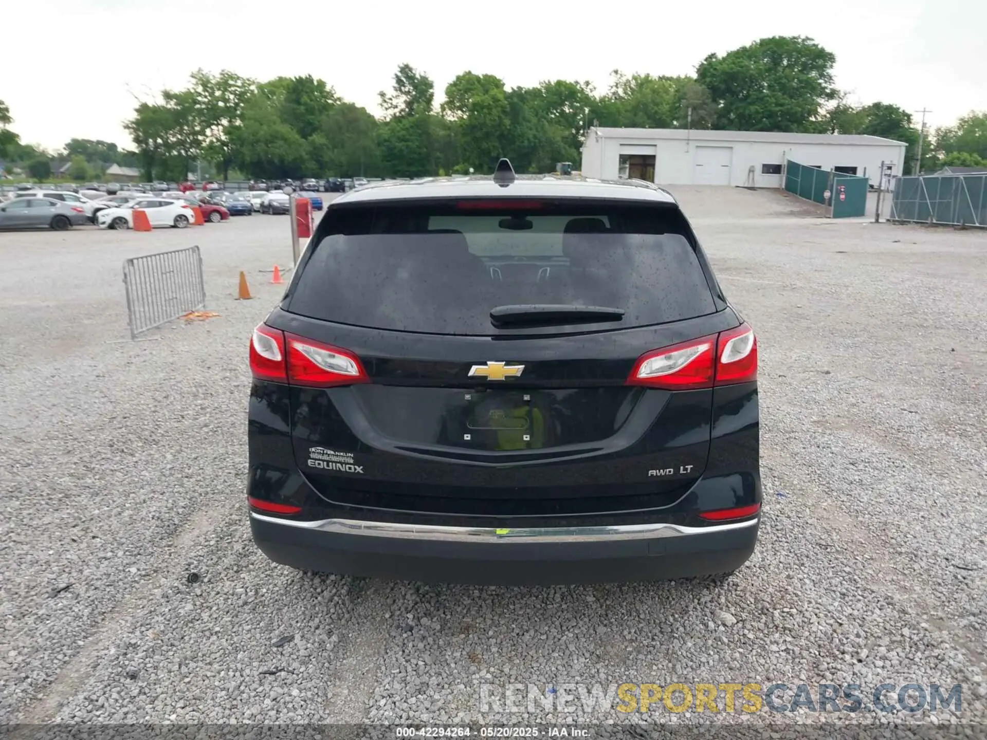 16 Photograph of a damaged car 2GNAXUEV6L6162813 CHEVROLET EQUINOX 2020