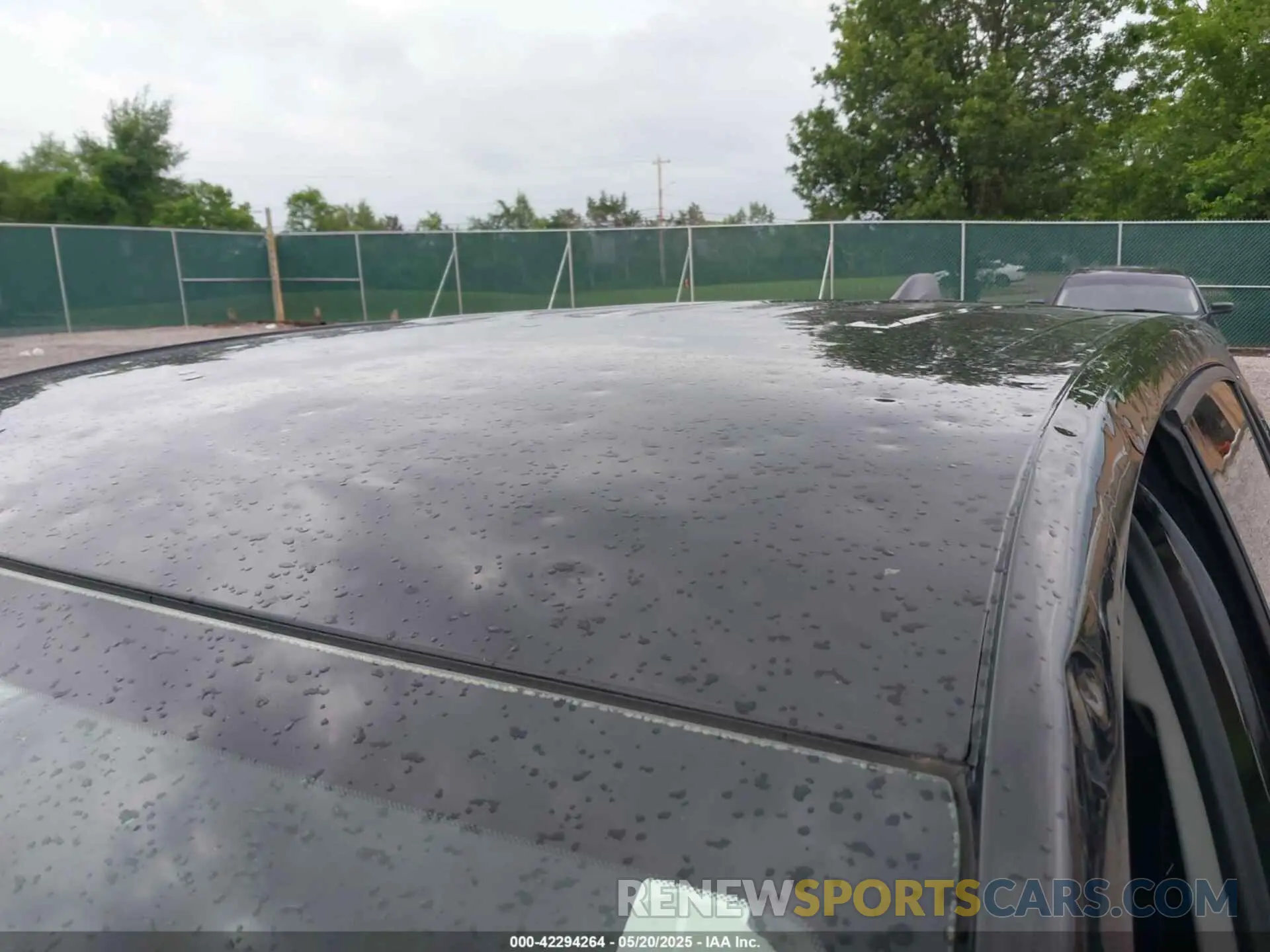 17 Photograph of a damaged car 2GNAXUEV6L6162813 CHEVROLET EQUINOX 2020