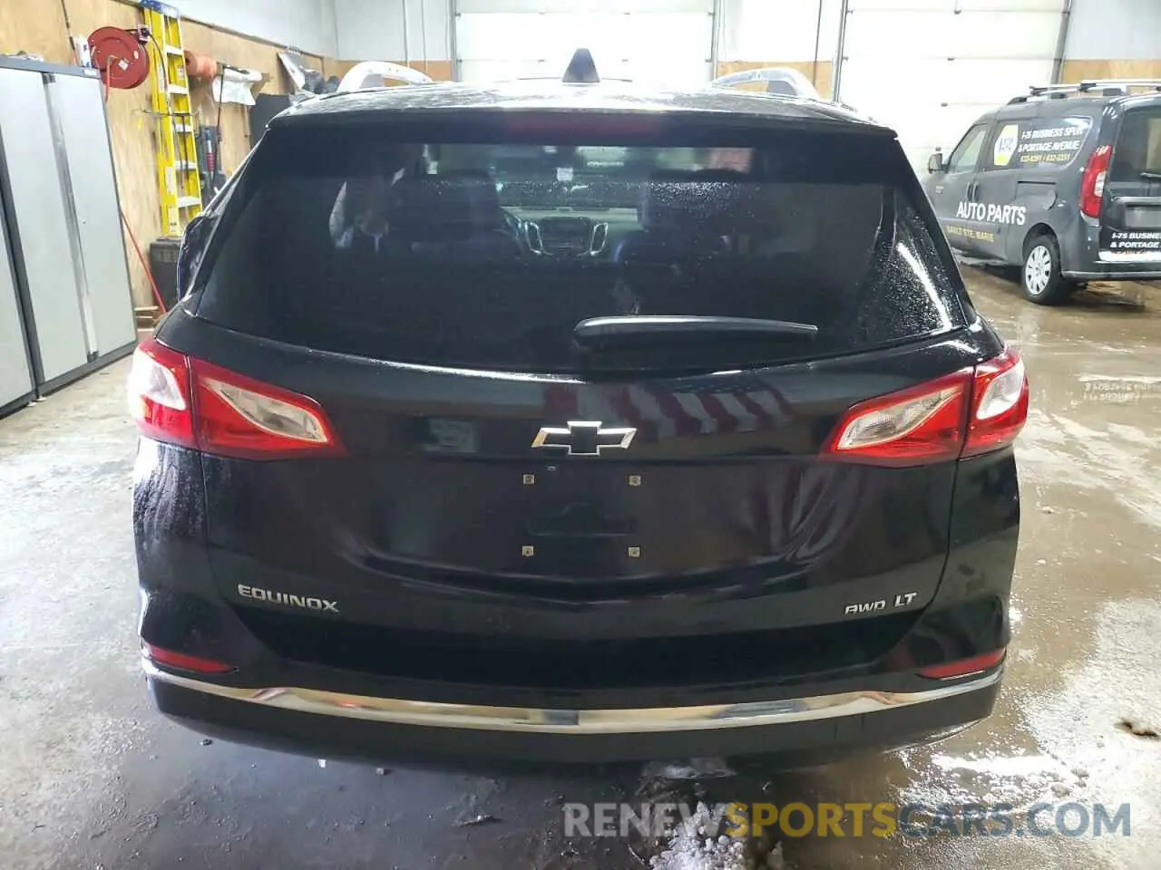 6 Photograph of a damaged car 2GNAXUEV6L6164660 CHEVROLET EQUINOX 2020