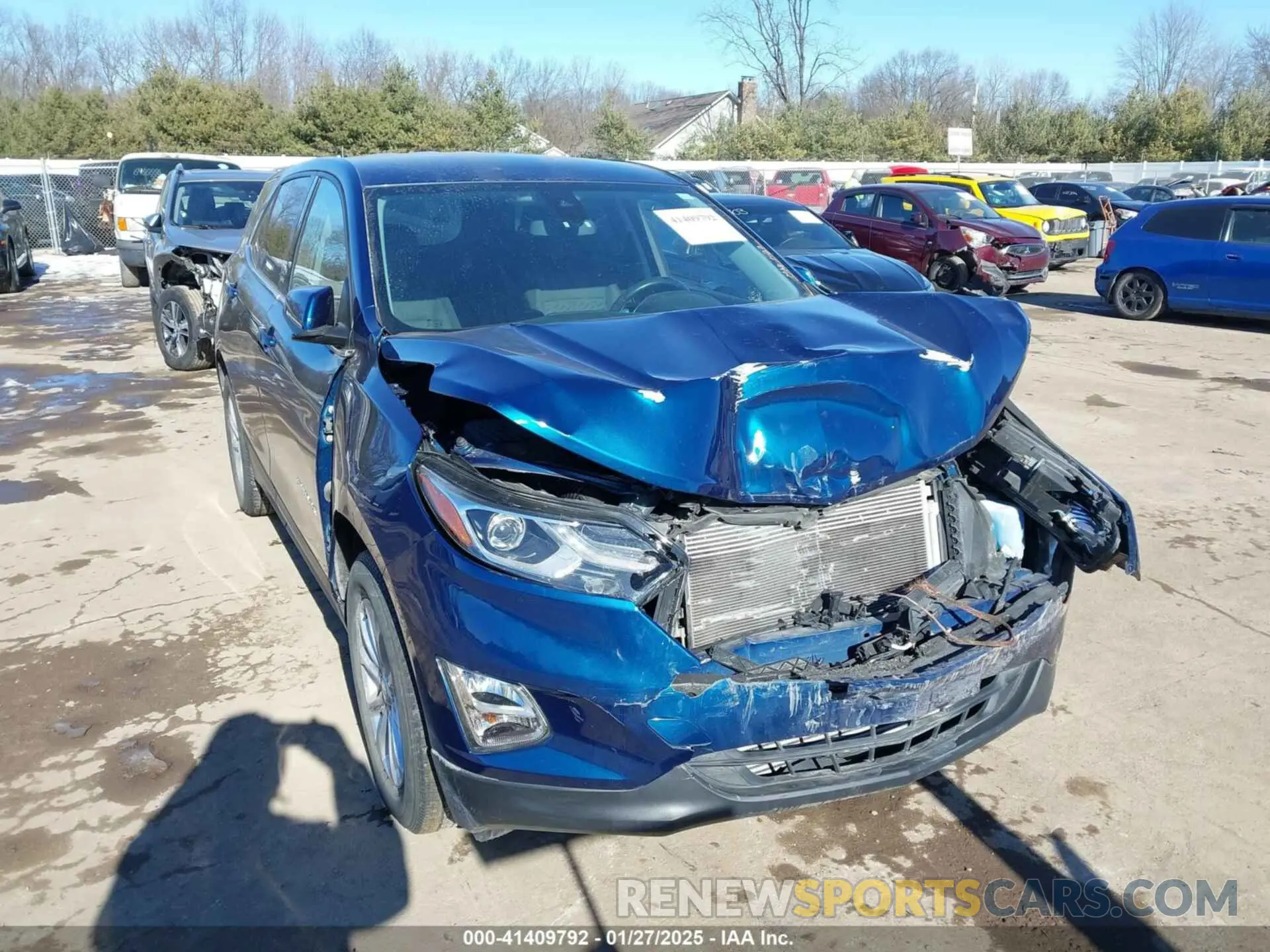 1 Photograph of a damaged car 2GNAXUEV6L6185542 CHEVROLET EQUINOX 2020