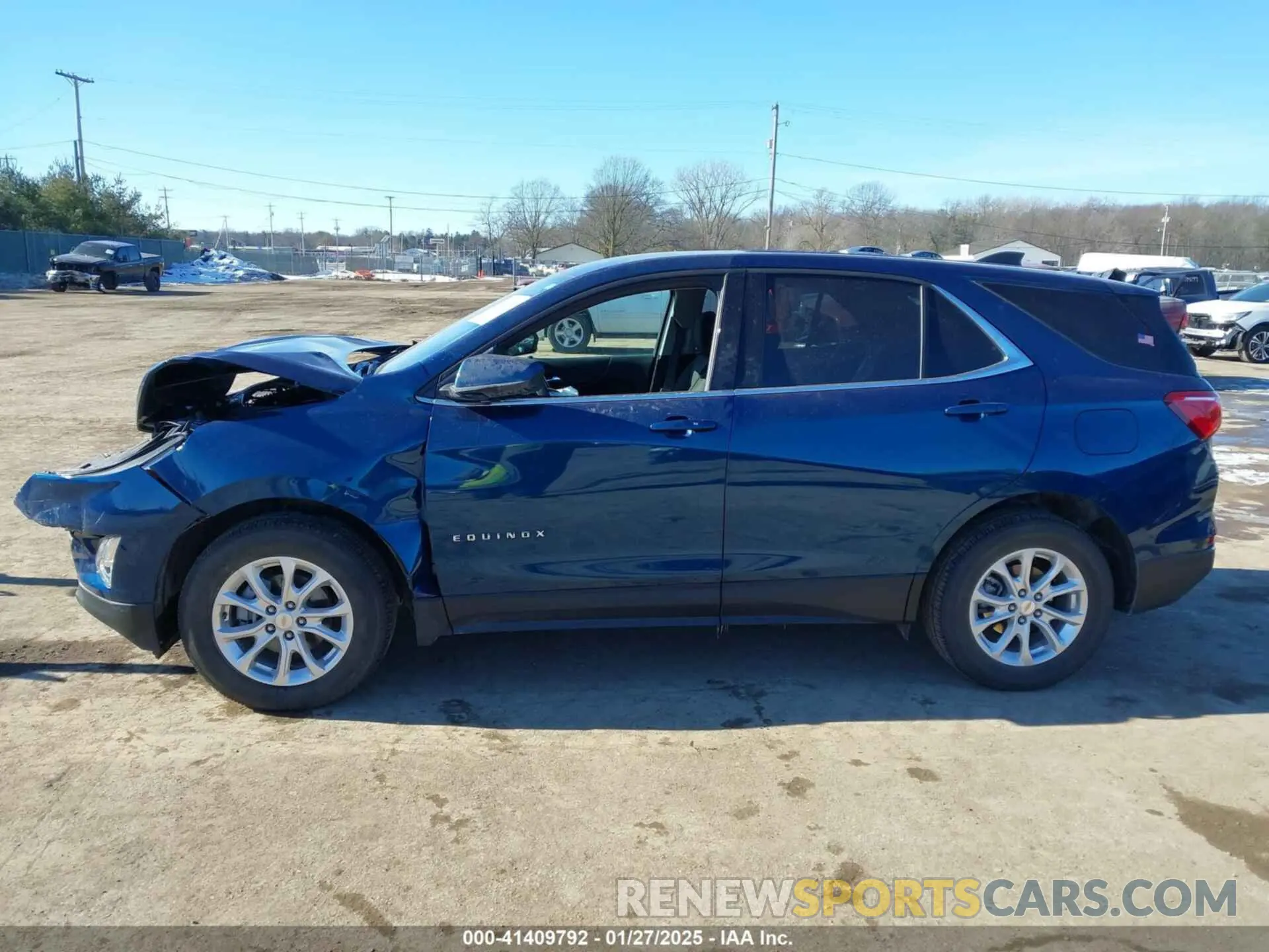 13 Photograph of a damaged car 2GNAXUEV6L6185542 CHEVROLET EQUINOX 2020