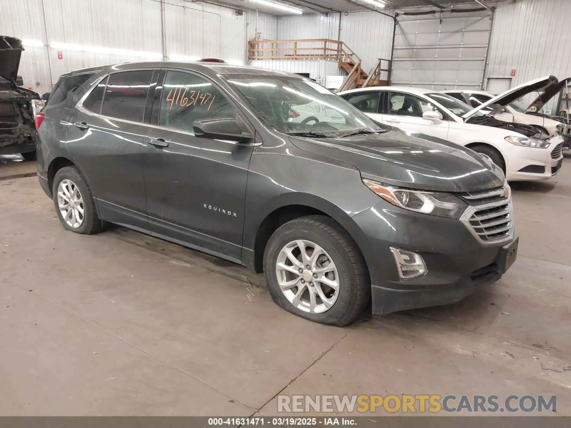 1 Photograph of a damaged car 2GNAXUEV6L6196069 CHEVROLET EQUINOX 2020