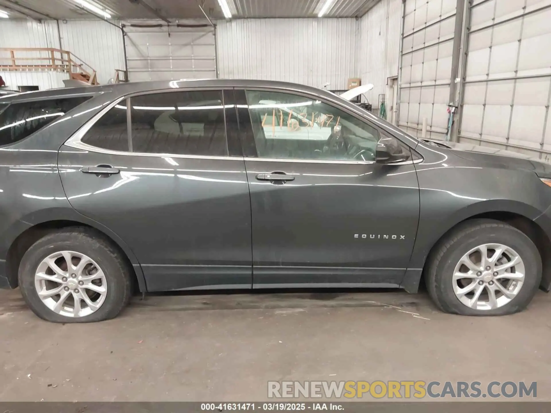 14 Photograph of a damaged car 2GNAXUEV6L6196069 CHEVROLET EQUINOX 2020