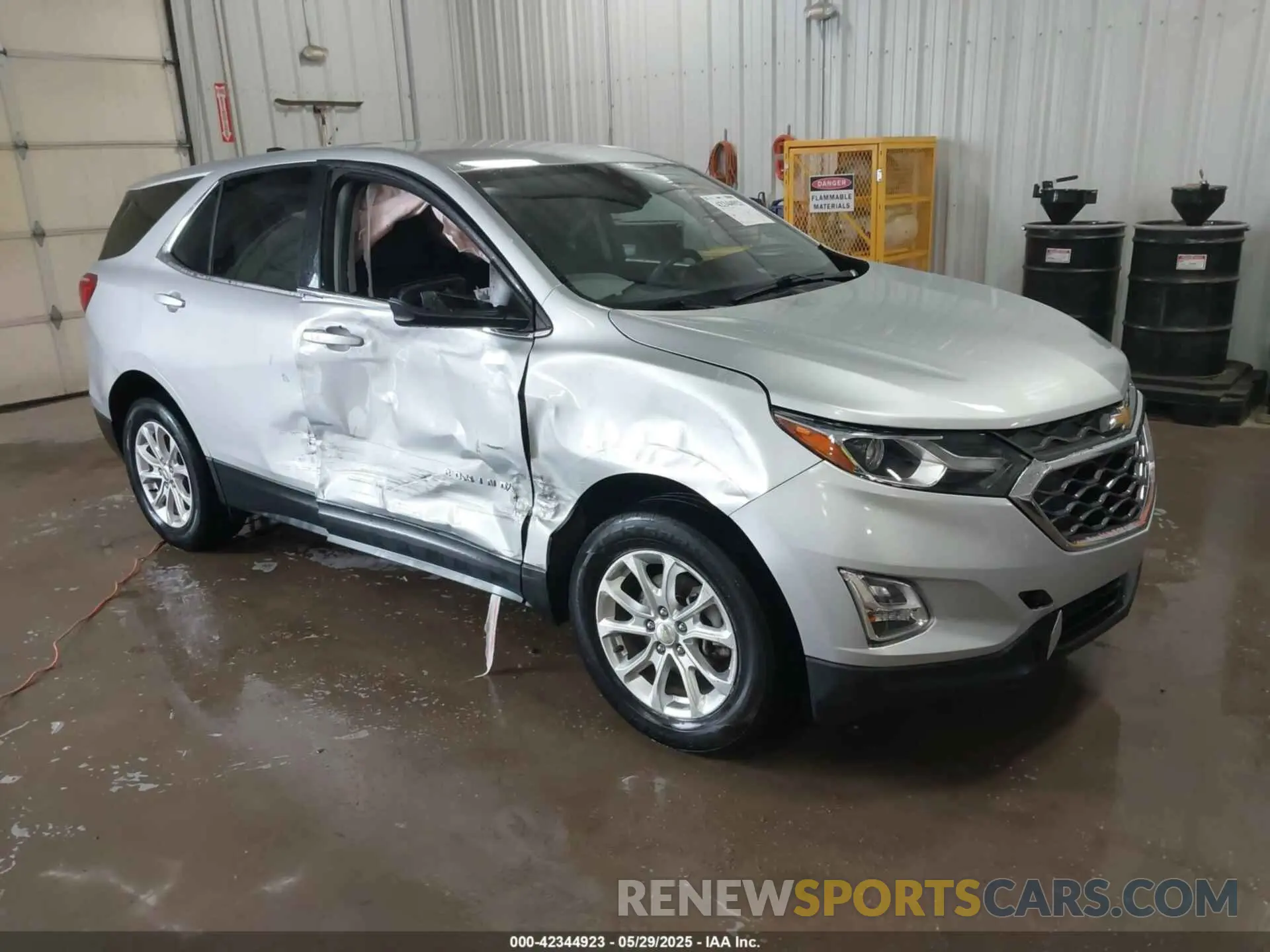 1 Photograph of a damaged car 2GNAXUEV6L6200816 CHEVROLET EQUINOX 2020