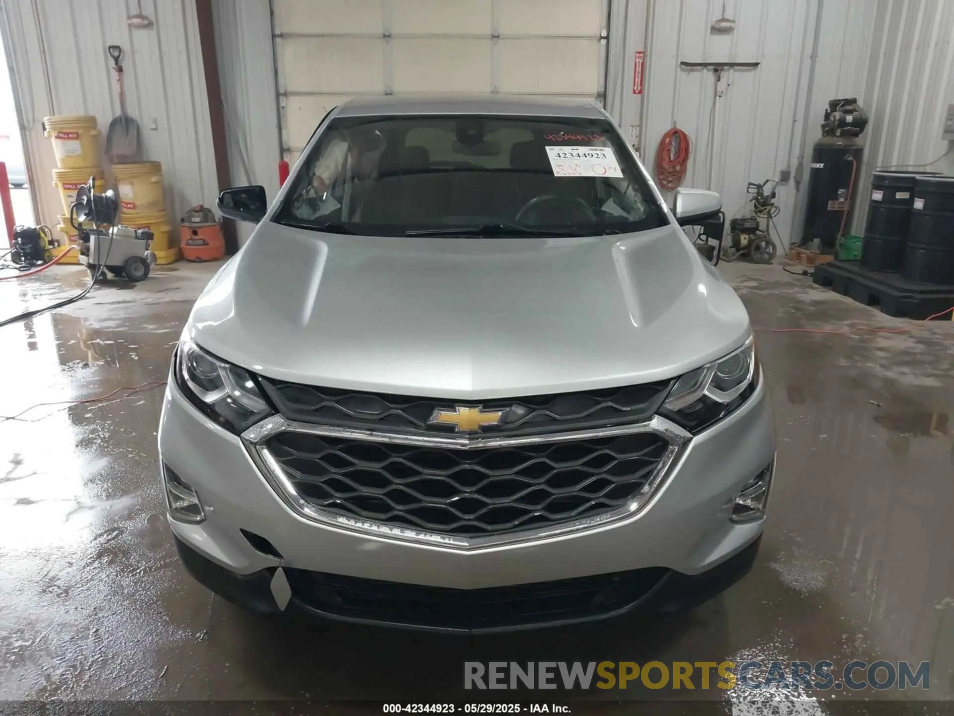 12 Photograph of a damaged car 2GNAXUEV6L6200816 CHEVROLET EQUINOX 2020
