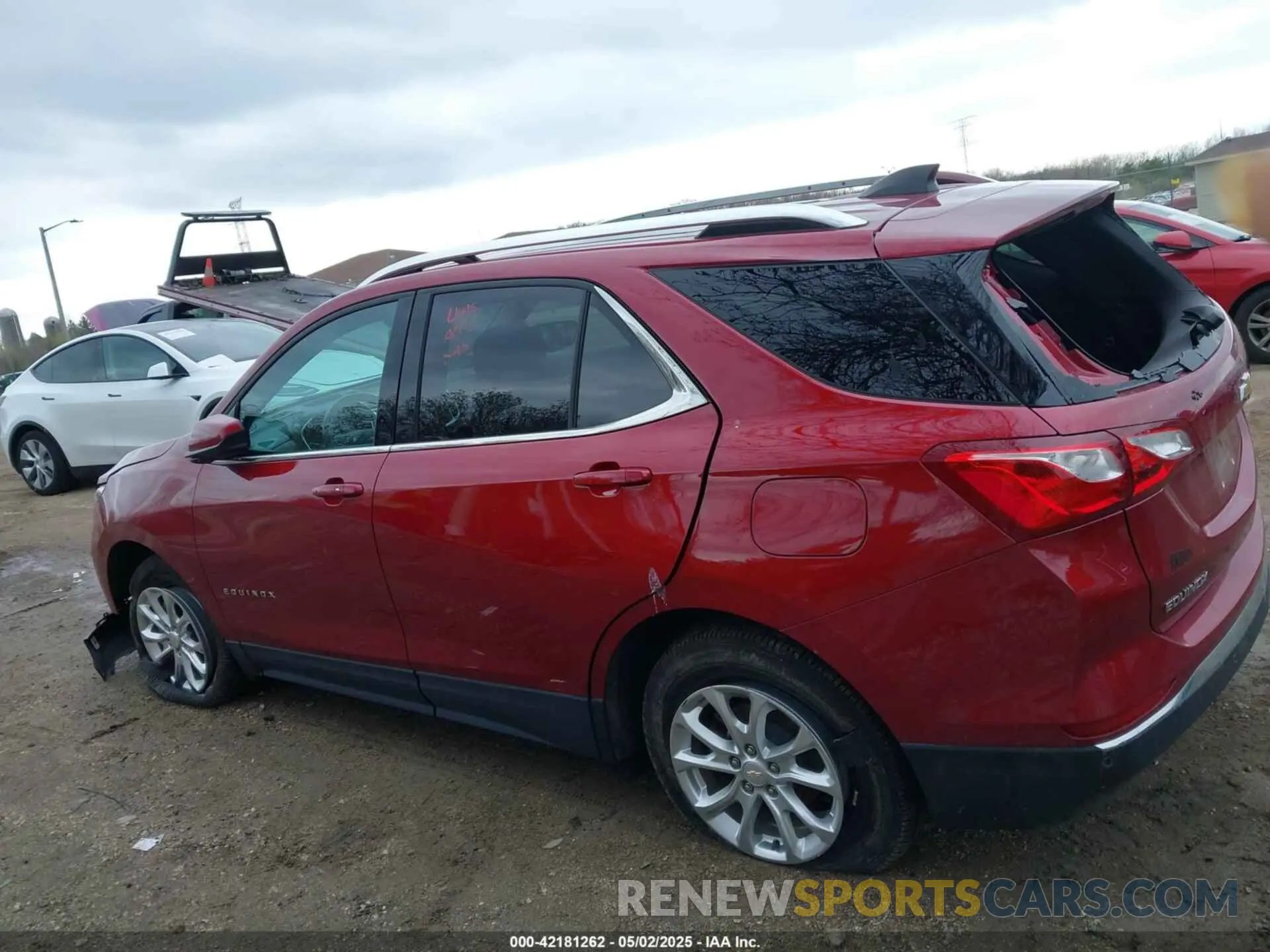 14 Photograph of a damaged car 2GNAXUEV6L6220600 CHEVROLET EQUINOX 2020