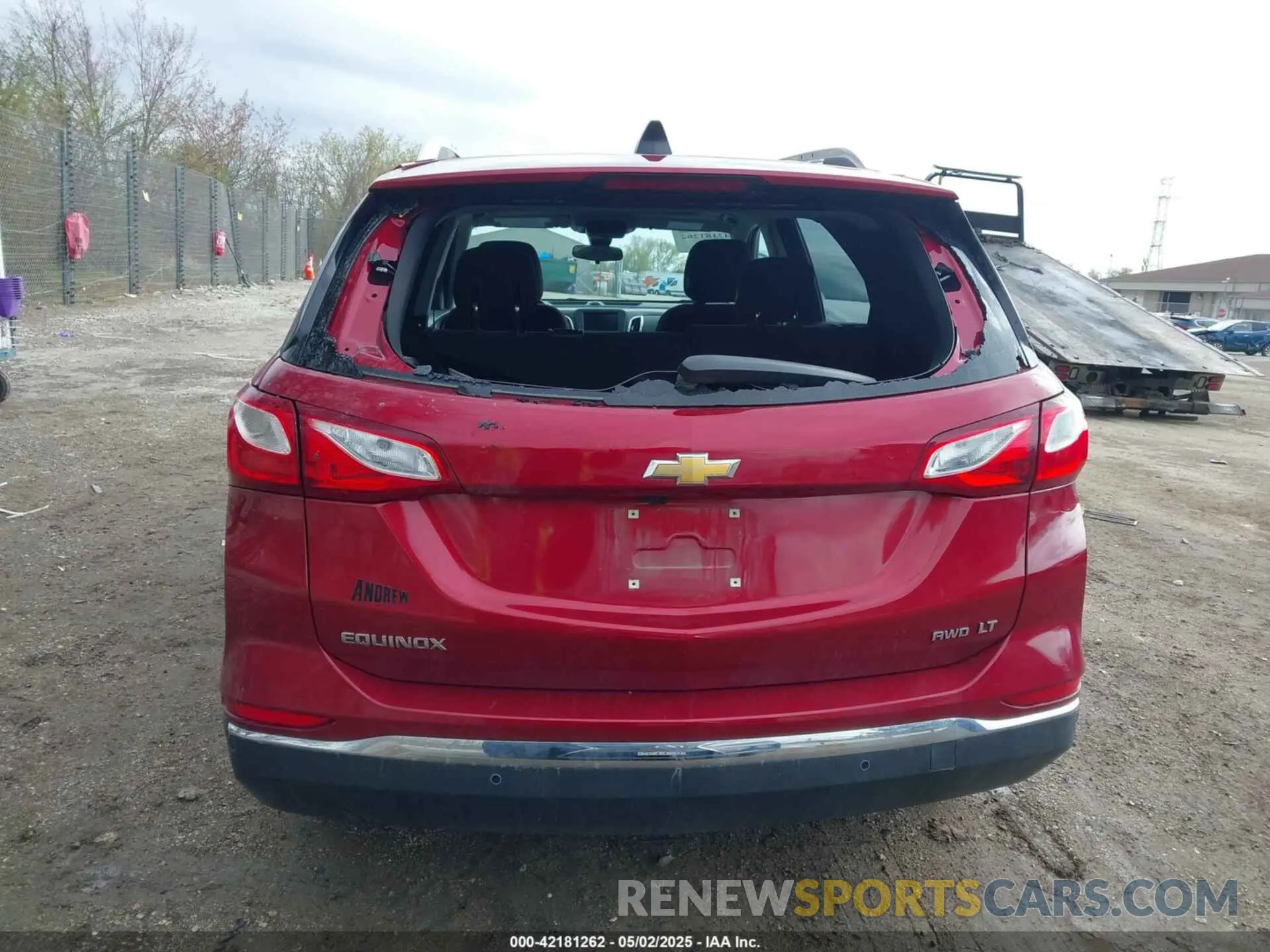 17 Photograph of a damaged car 2GNAXUEV6L6220600 CHEVROLET EQUINOX 2020