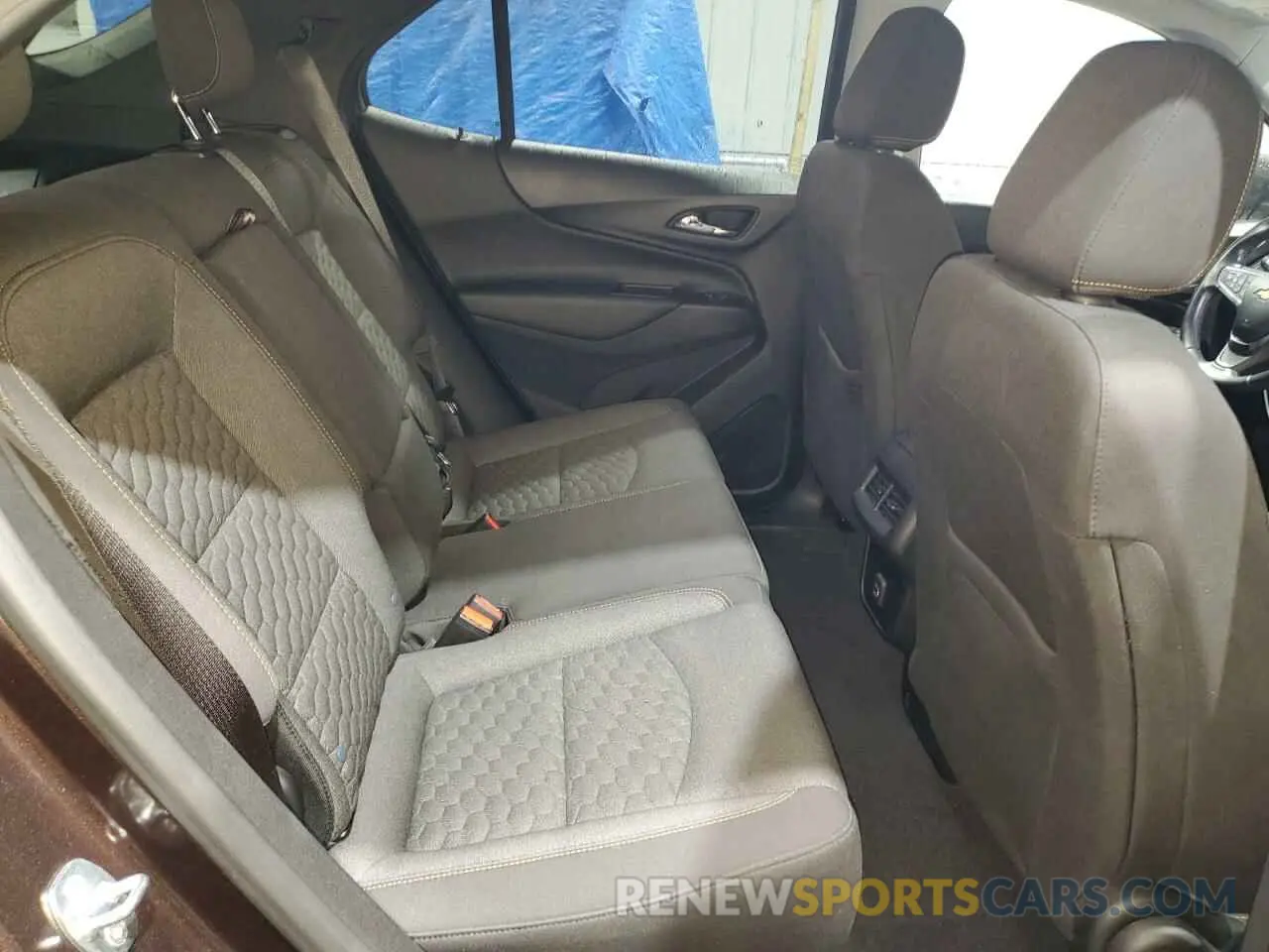 11 Photograph of a damaged car 2GNAXUEV6L6229118 CHEVROLET EQUINOX 2020