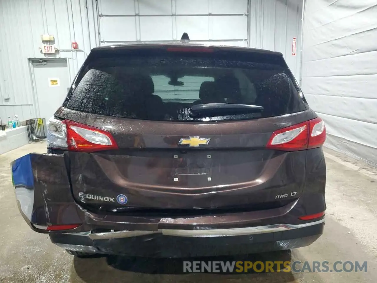 6 Photograph of a damaged car 2GNAXUEV6L6229118 CHEVROLET EQUINOX 2020