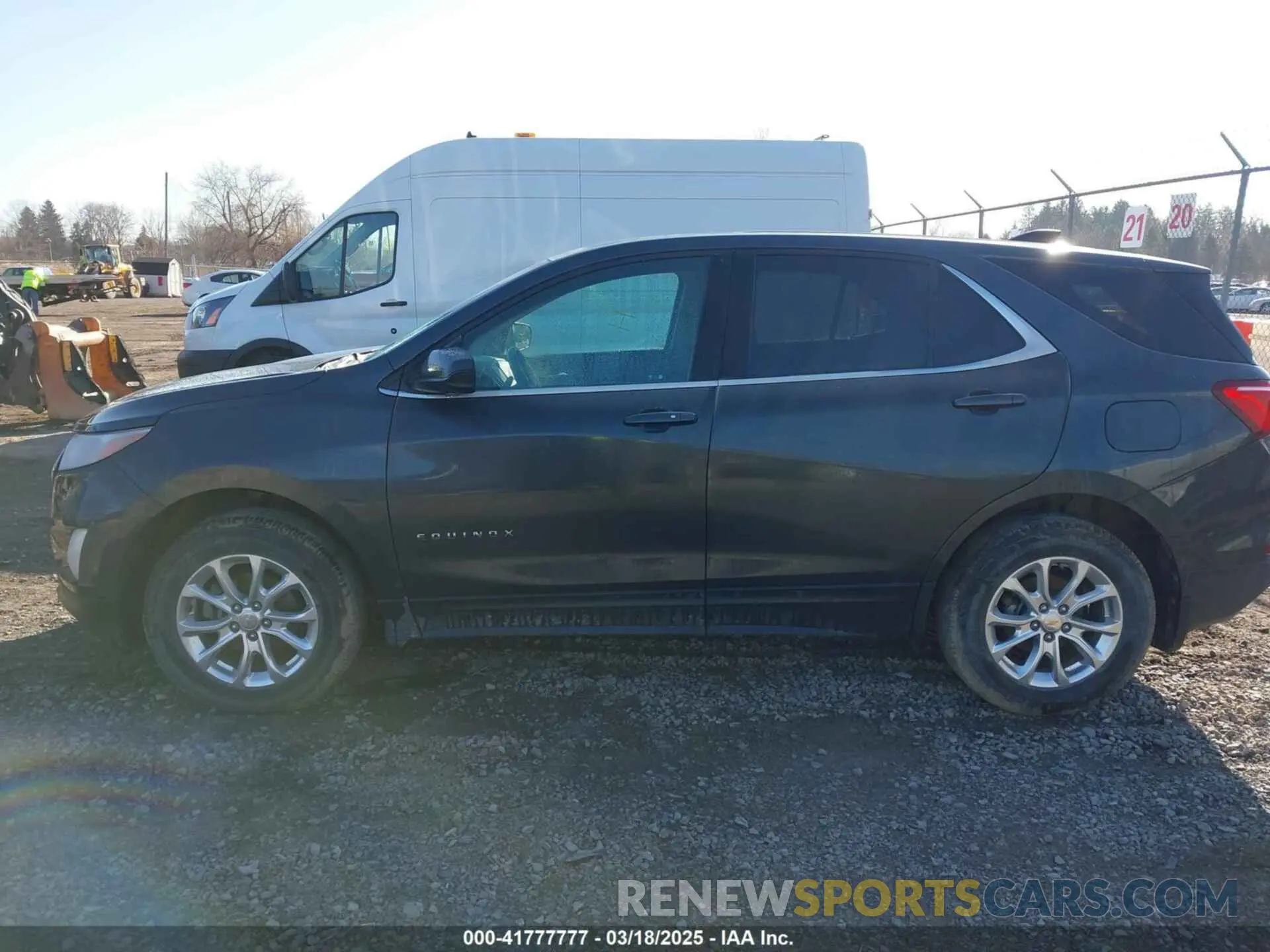 14 Photograph of a damaged car 2GNAXUEV6L6270199 CHEVROLET EQUINOX 2020