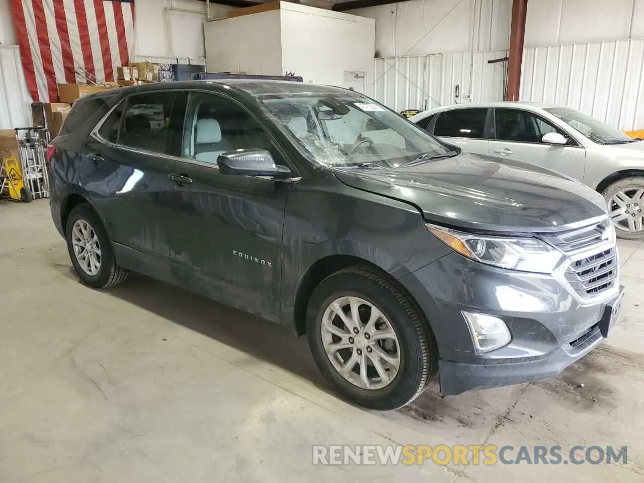 4 Photograph of a damaged car 2GNAXUEV7L6103155 CHEVROLET EQUINOX 2020