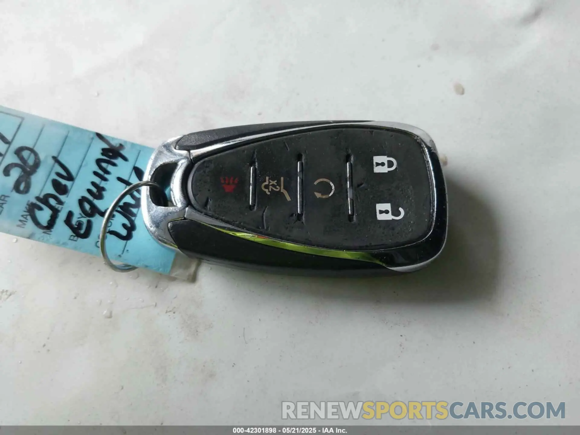 11 Photograph of a damaged car 2GNAXUEV7L6120702 CHEVROLET EQUINOX 2020