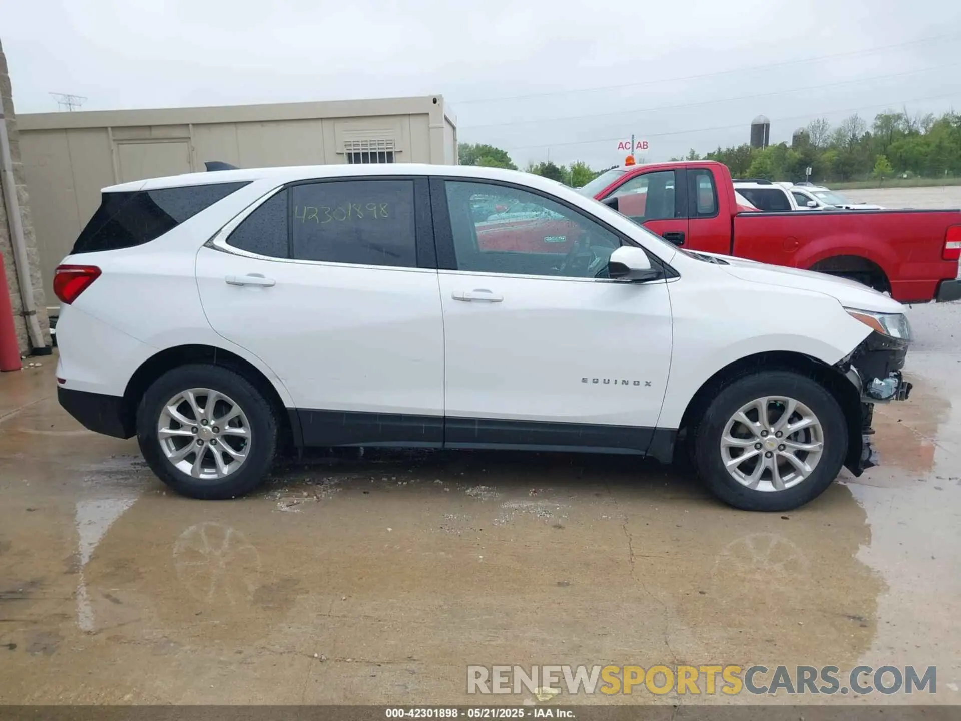 13 Photograph of a damaged car 2GNAXUEV7L6120702 CHEVROLET EQUINOX 2020