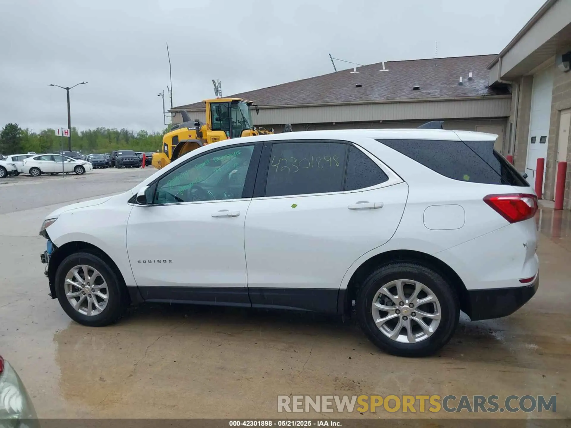 14 Photograph of a damaged car 2GNAXUEV7L6120702 CHEVROLET EQUINOX 2020