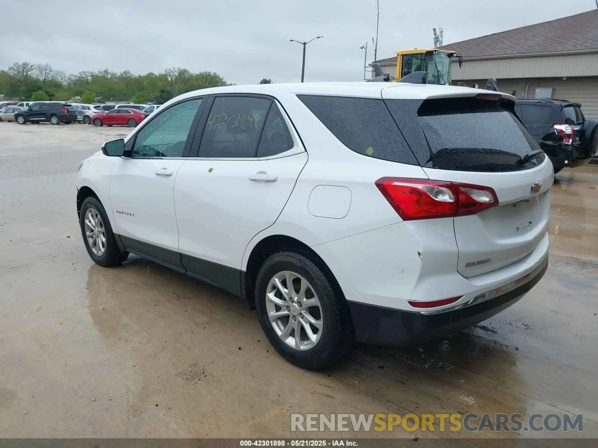 3 Photograph of a damaged car 2GNAXUEV7L6120702 CHEVROLET EQUINOX 2020