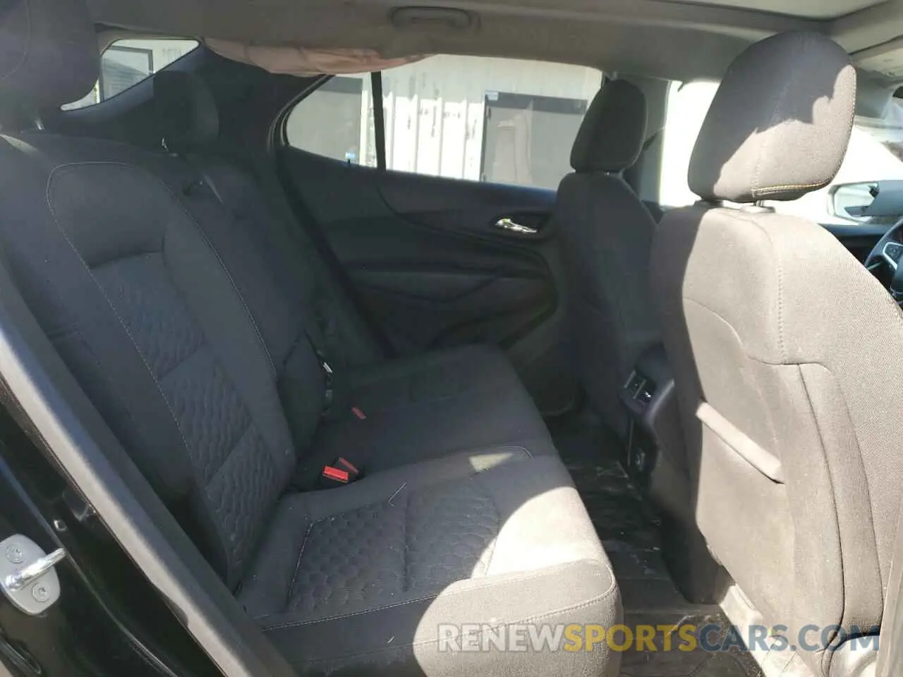 12 Photograph of a damaged car 2GNAXUEV7L6171245 CHEVROLET EQUINOX 2020