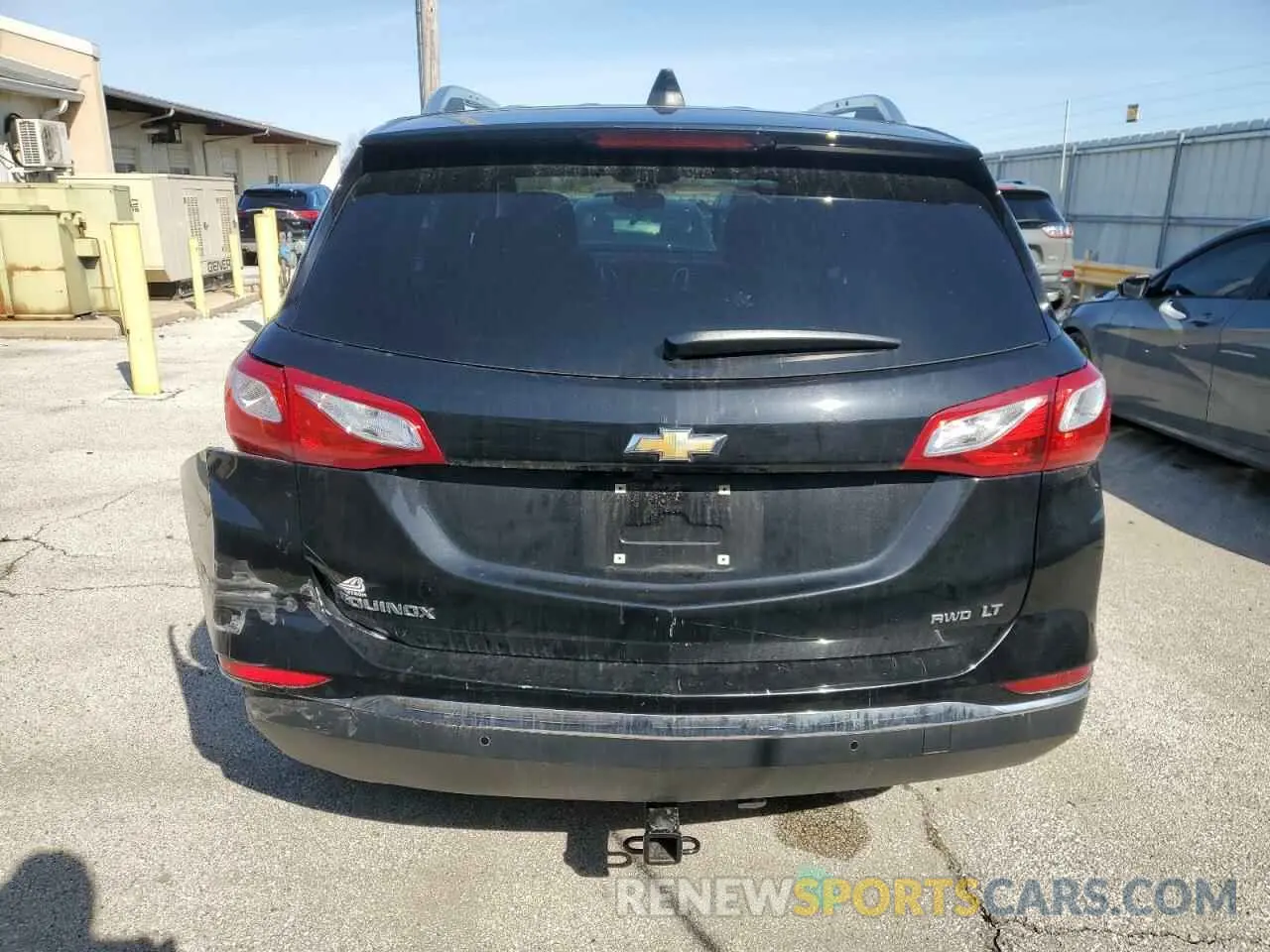 6 Photograph of a damaged car 2GNAXUEV7L6171245 CHEVROLET EQUINOX 2020