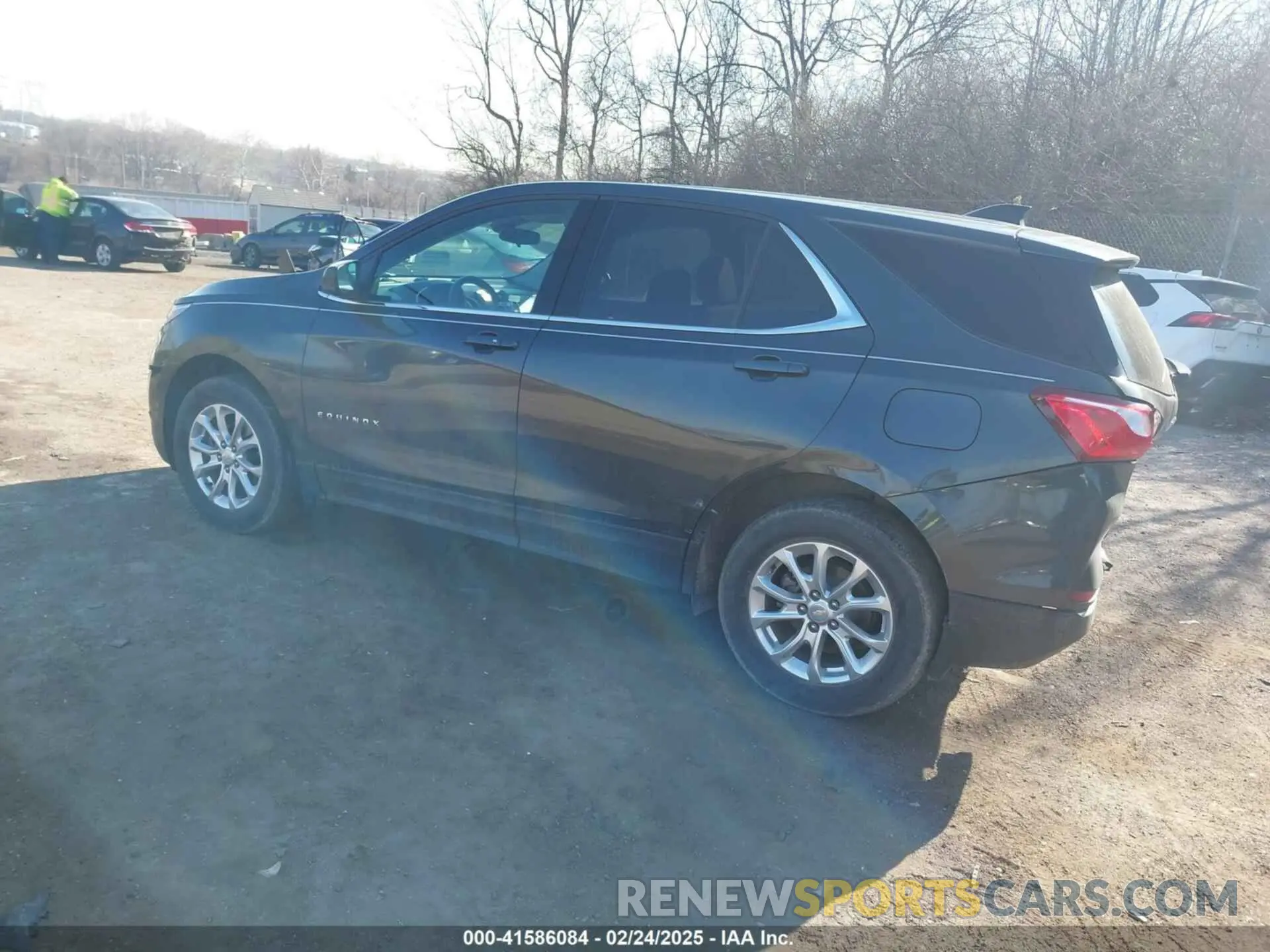 3 Photograph of a damaged car 2GNAXUEV7L6182794 CHEVROLET EQUINOX 2020
