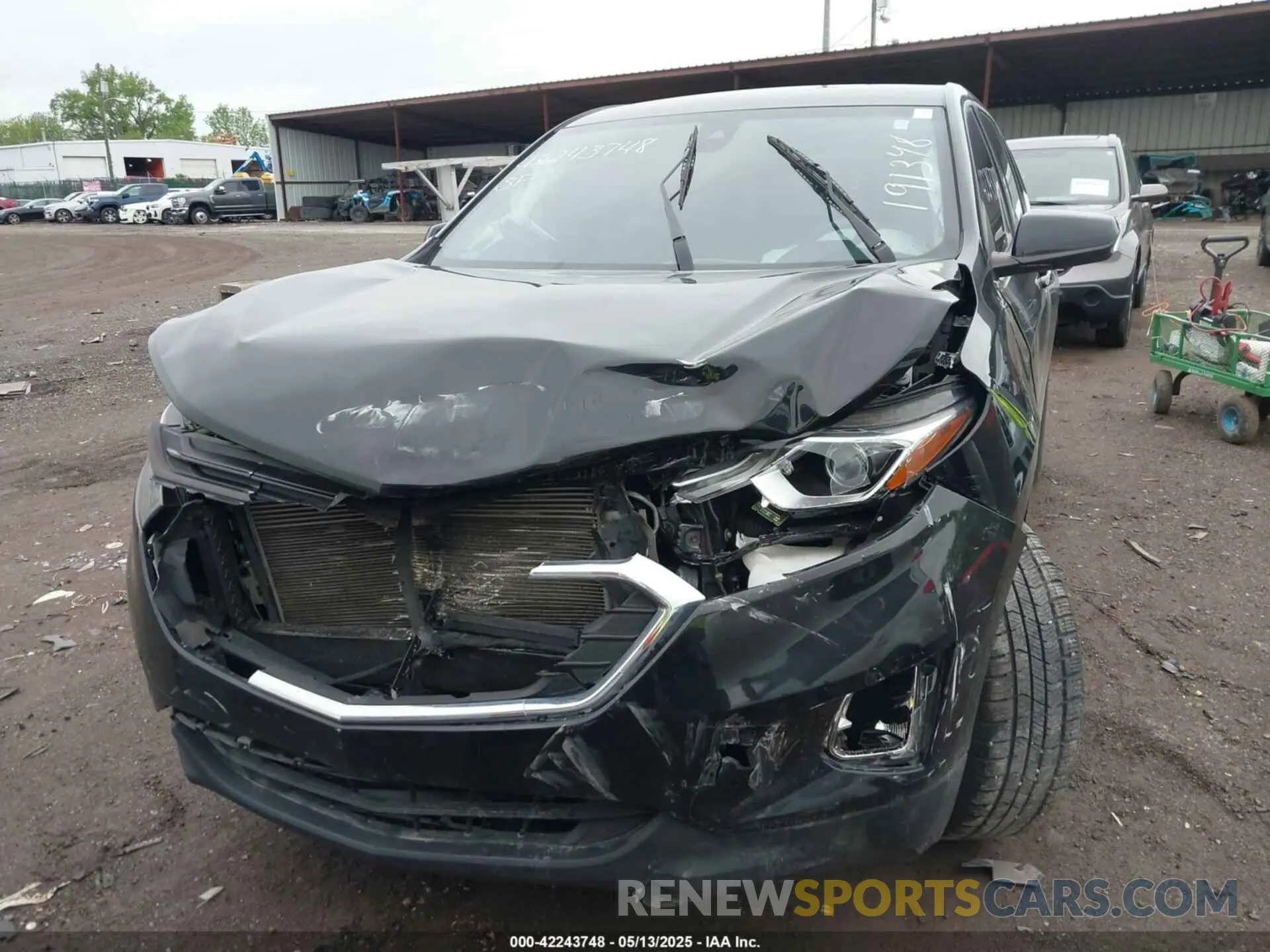 12 Photograph of a damaged car 2GNAXUEV7L6191348 CHEVROLET EQUINOX 2020