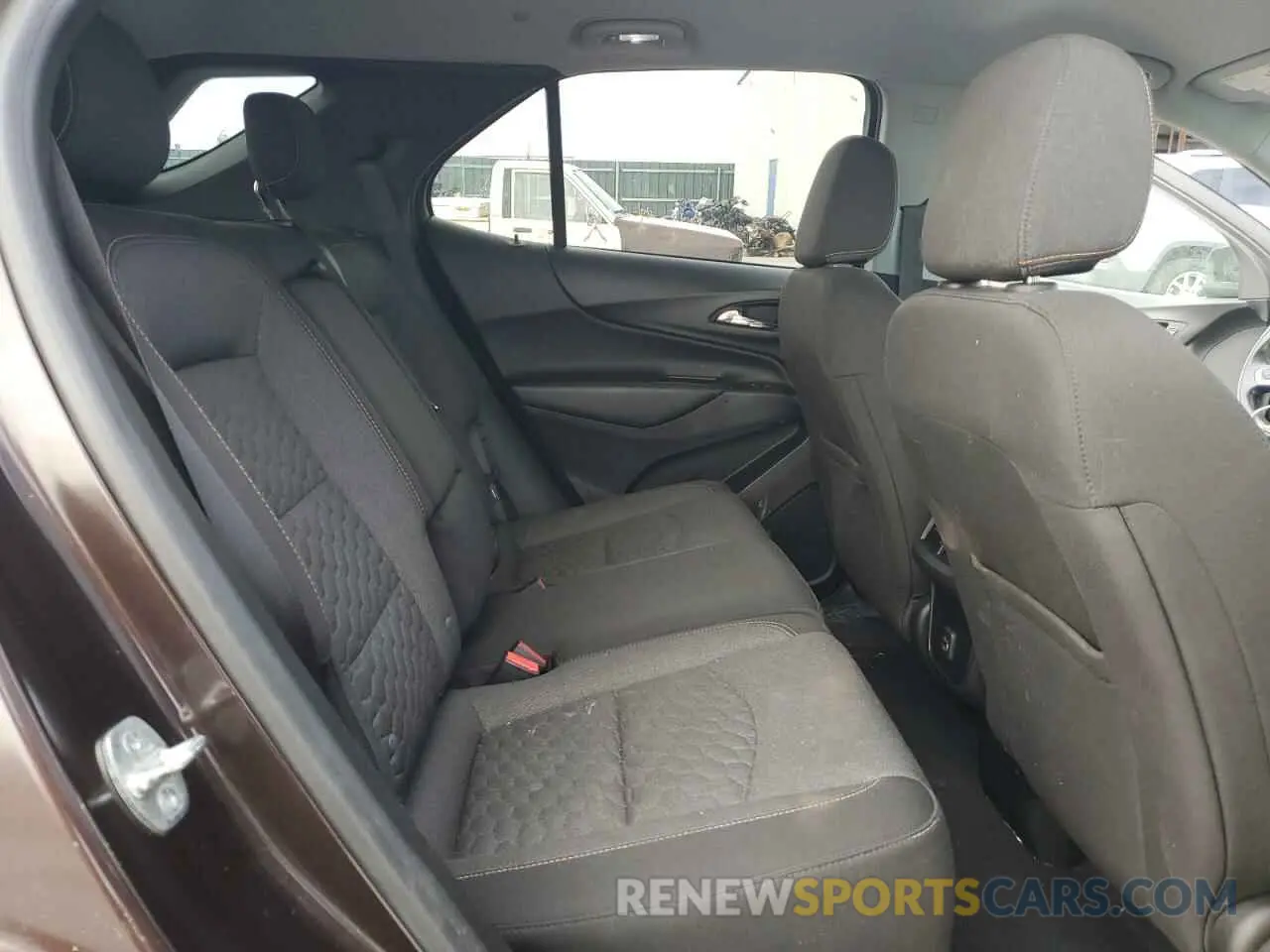 12 Photograph of a damaged car 2GNAXUEV7L6203997 CHEVROLET EQUINOX 2020