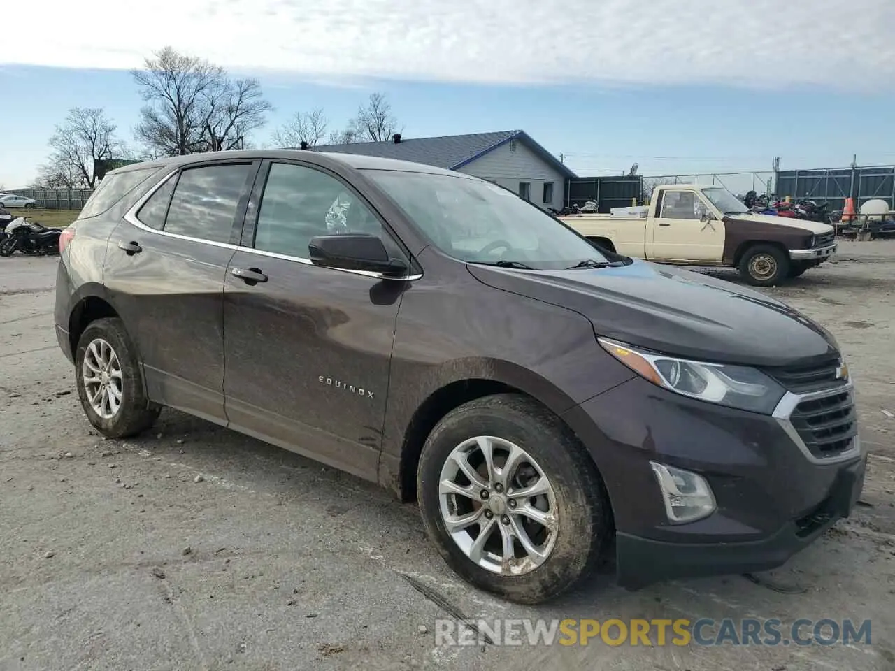4 Photograph of a damaged car 2GNAXUEV7L6203997 CHEVROLET EQUINOX 2020