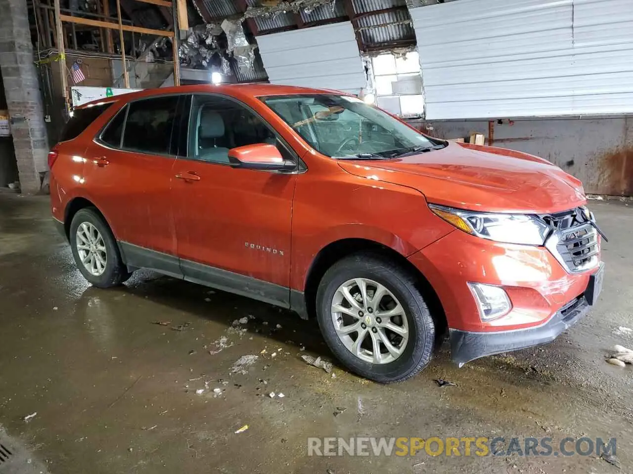 4 Photograph of a damaged car 2GNAXUEV7L6212764 CHEVROLET EQUINOX 2020