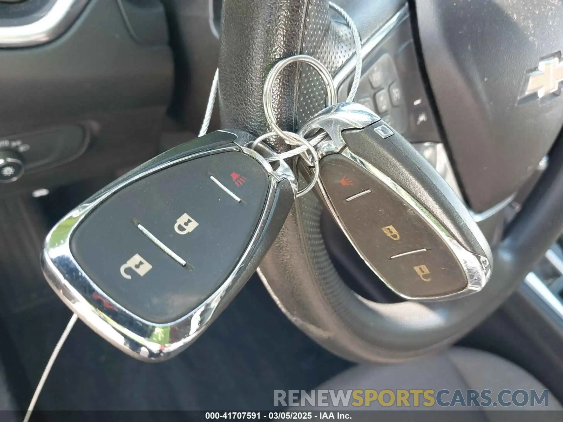 11 Photograph of a damaged car 2GNAXUEV7L6217141 CHEVROLET EQUINOX 2020
