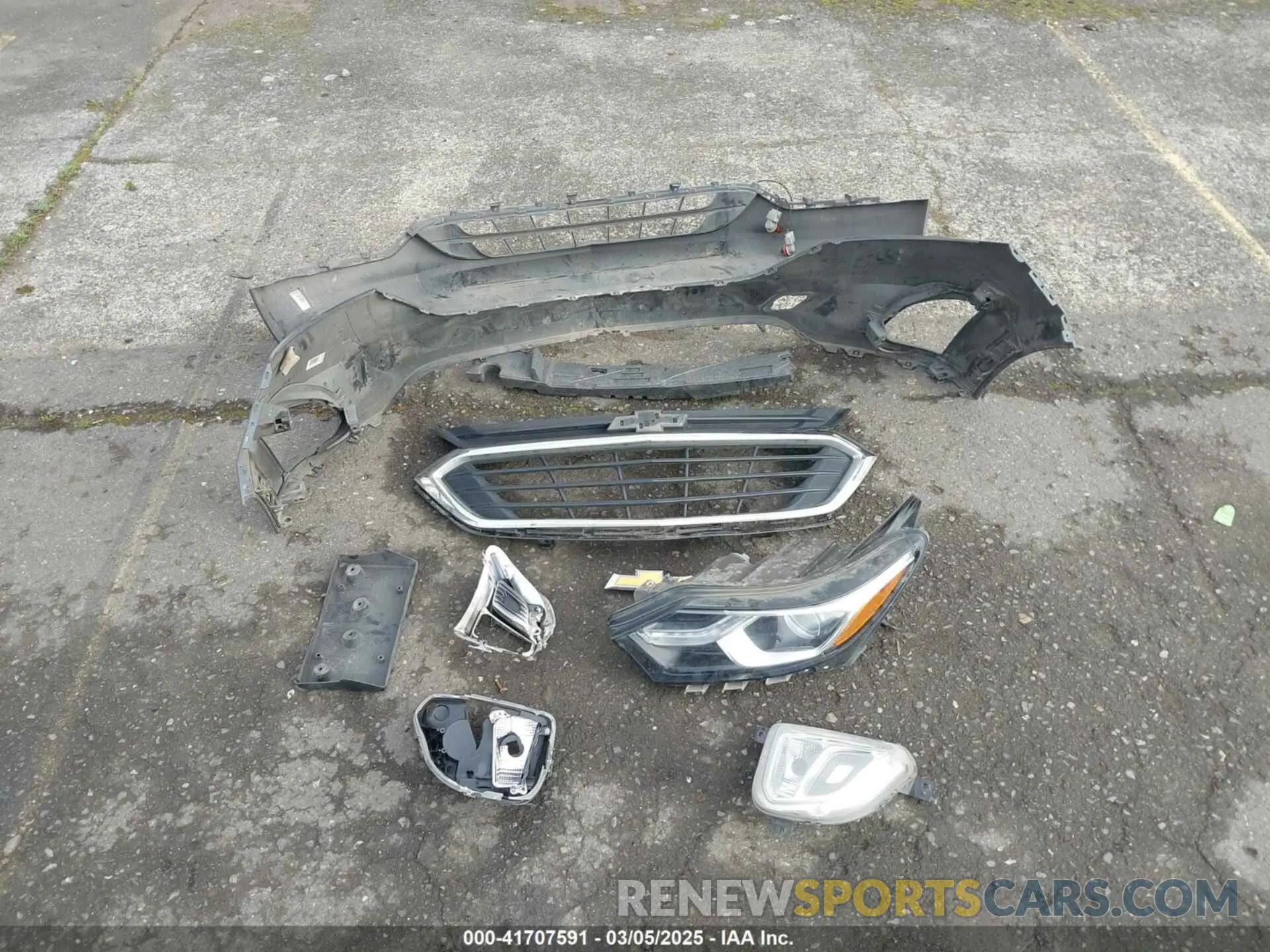 12 Photograph of a damaged car 2GNAXUEV7L6217141 CHEVROLET EQUINOX 2020