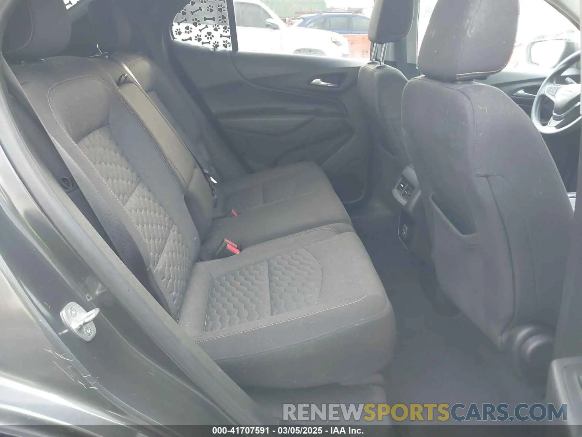 8 Photograph of a damaged car 2GNAXUEV7L6217141 CHEVROLET EQUINOX 2020