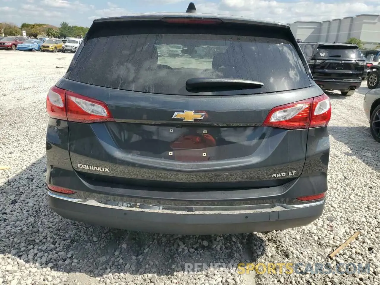 6 Photograph of a damaged car 2GNAXUEV7L6265044 CHEVROLET EQUINOX 2020