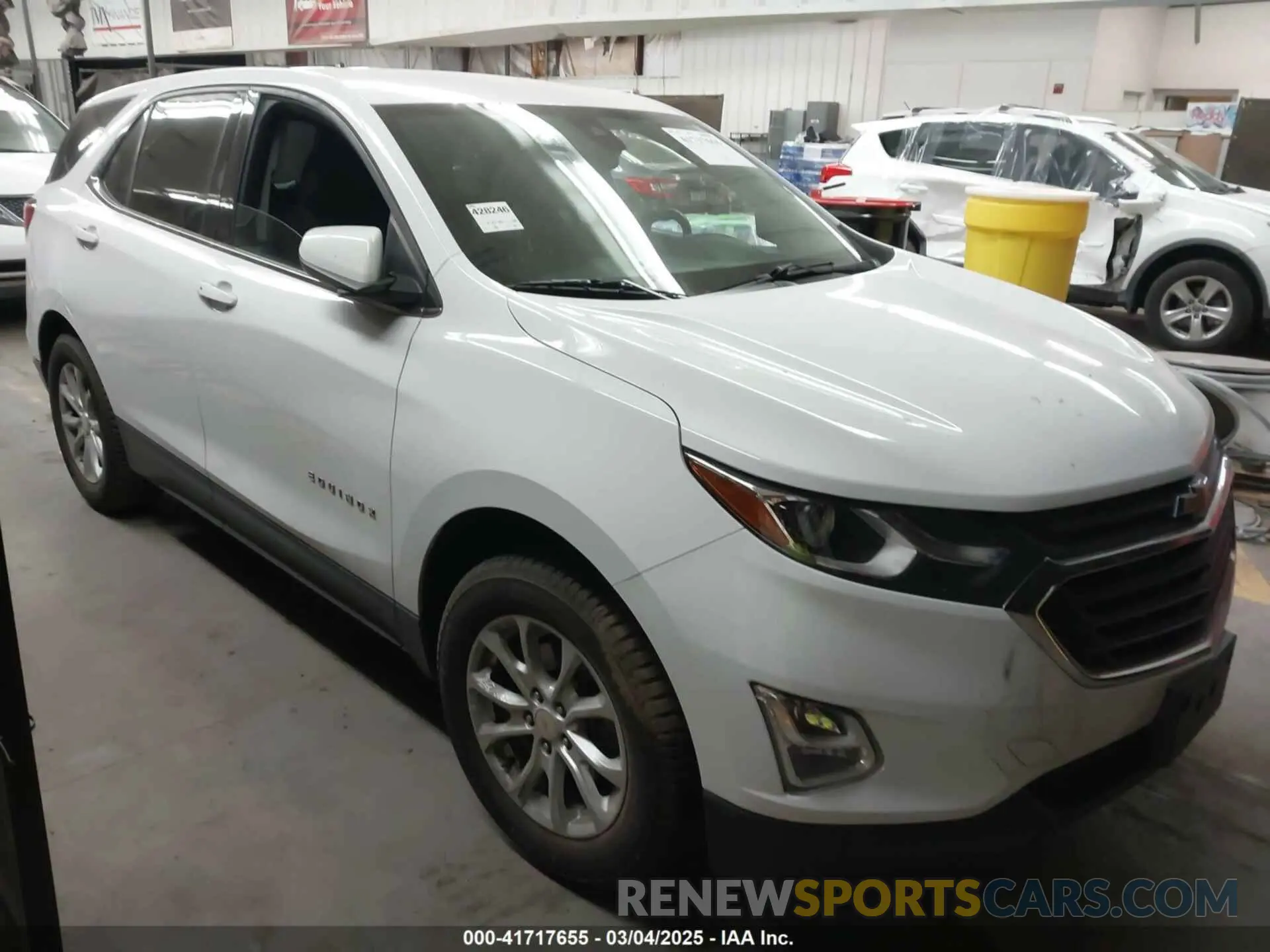 1 Photograph of a damaged car 2GNAXUEV8L6106145 CHEVROLET EQUINOX 2020