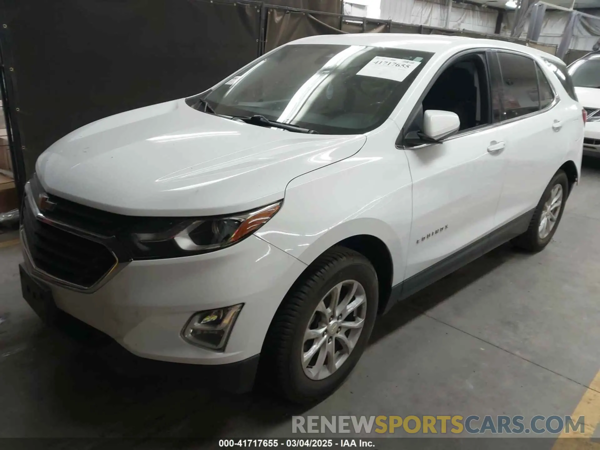 2 Photograph of a damaged car 2GNAXUEV8L6106145 CHEVROLET EQUINOX 2020