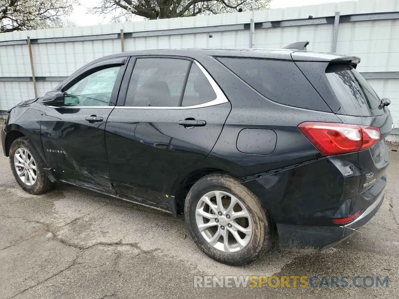 2 Photograph of a damaged car 2GNAXUEV8L6154728 CHEVROLET EQUINOX 2020