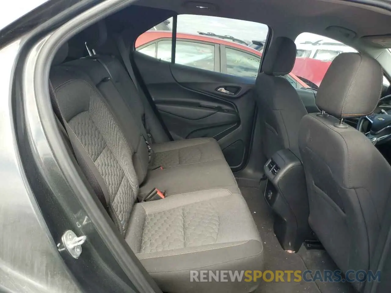 11 Photograph of a damaged car 2GNAXUEV8L6160903 CHEVROLET EQUINOX 2020