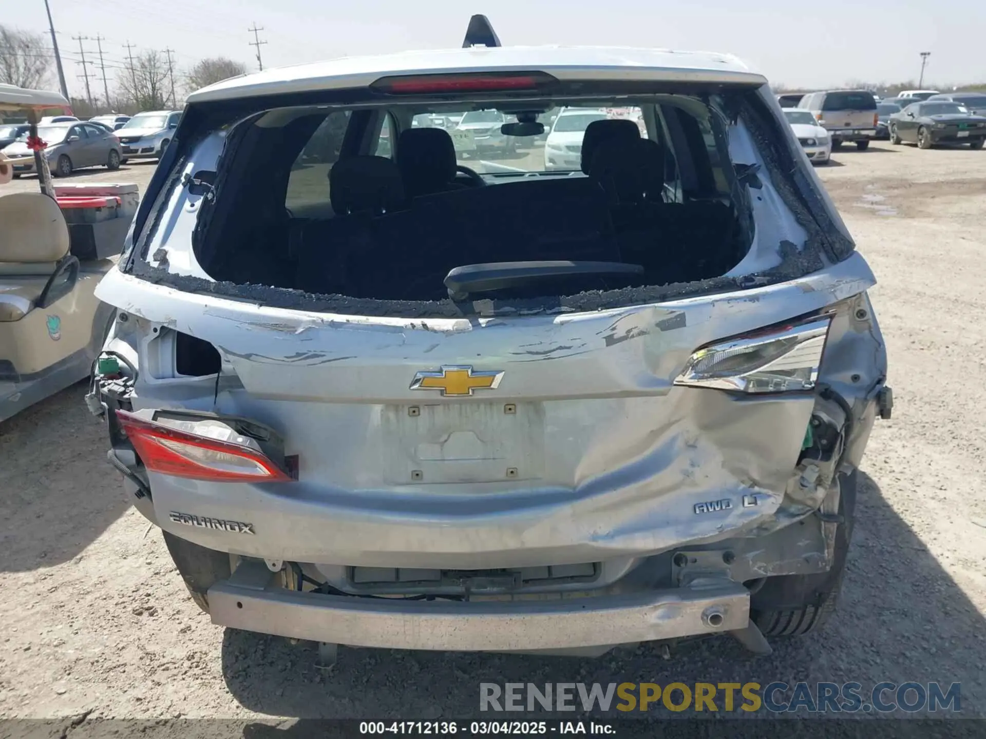 17 Photograph of a damaged car 2GNAXUEV8L6165776 CHEVROLET EQUINOX 2020