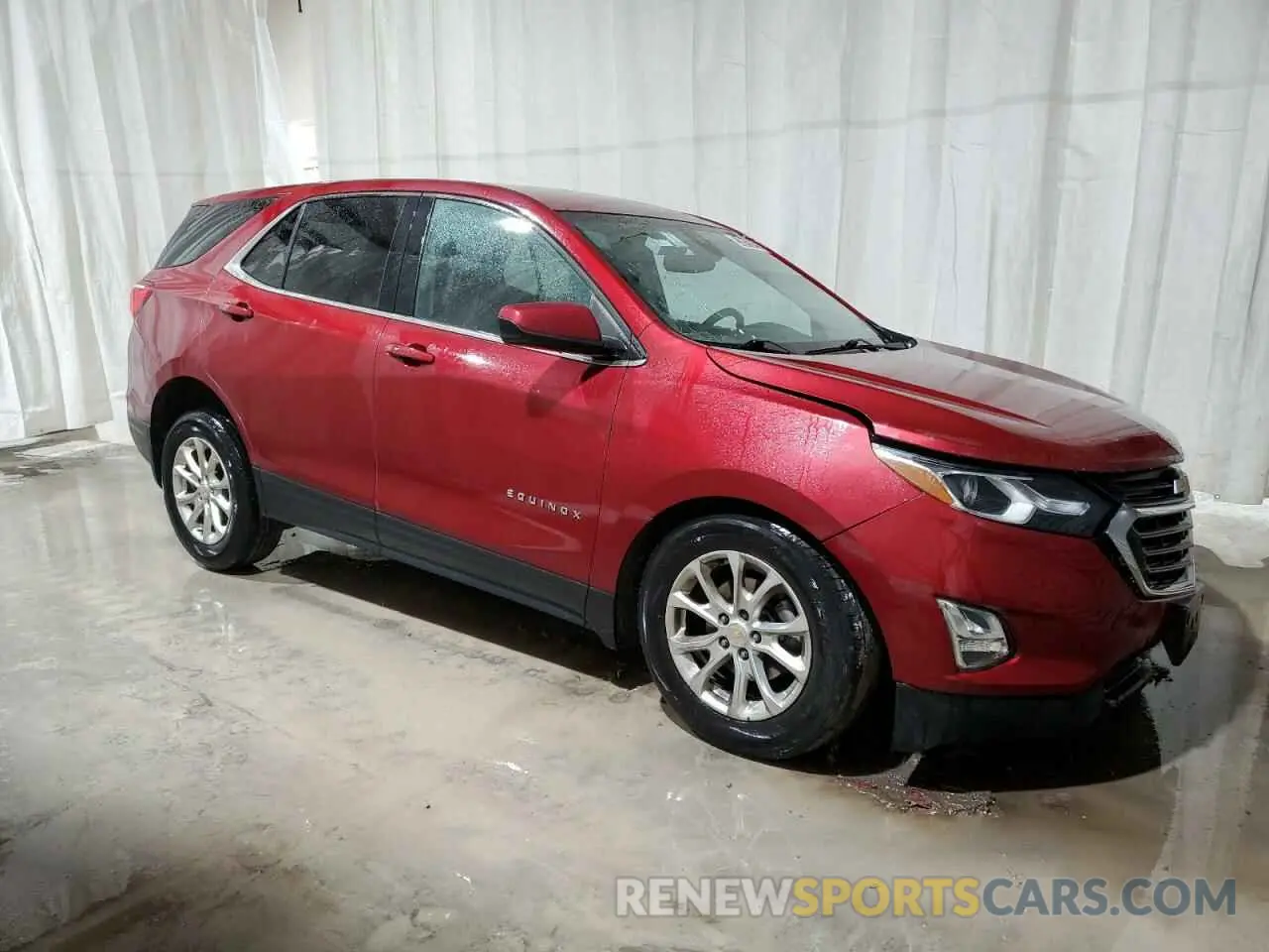 4 Photograph of a damaged car 2GNAXUEV8L6175675 CHEVROLET EQUINOX 2020