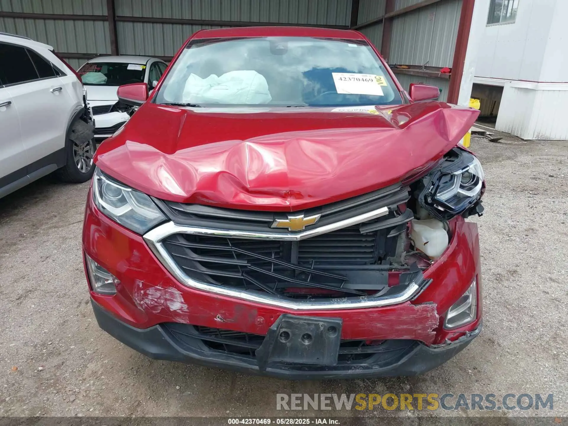 12 Photograph of a damaged car 2GNAXUEV8L6177779 CHEVROLET EQUINOX 2020