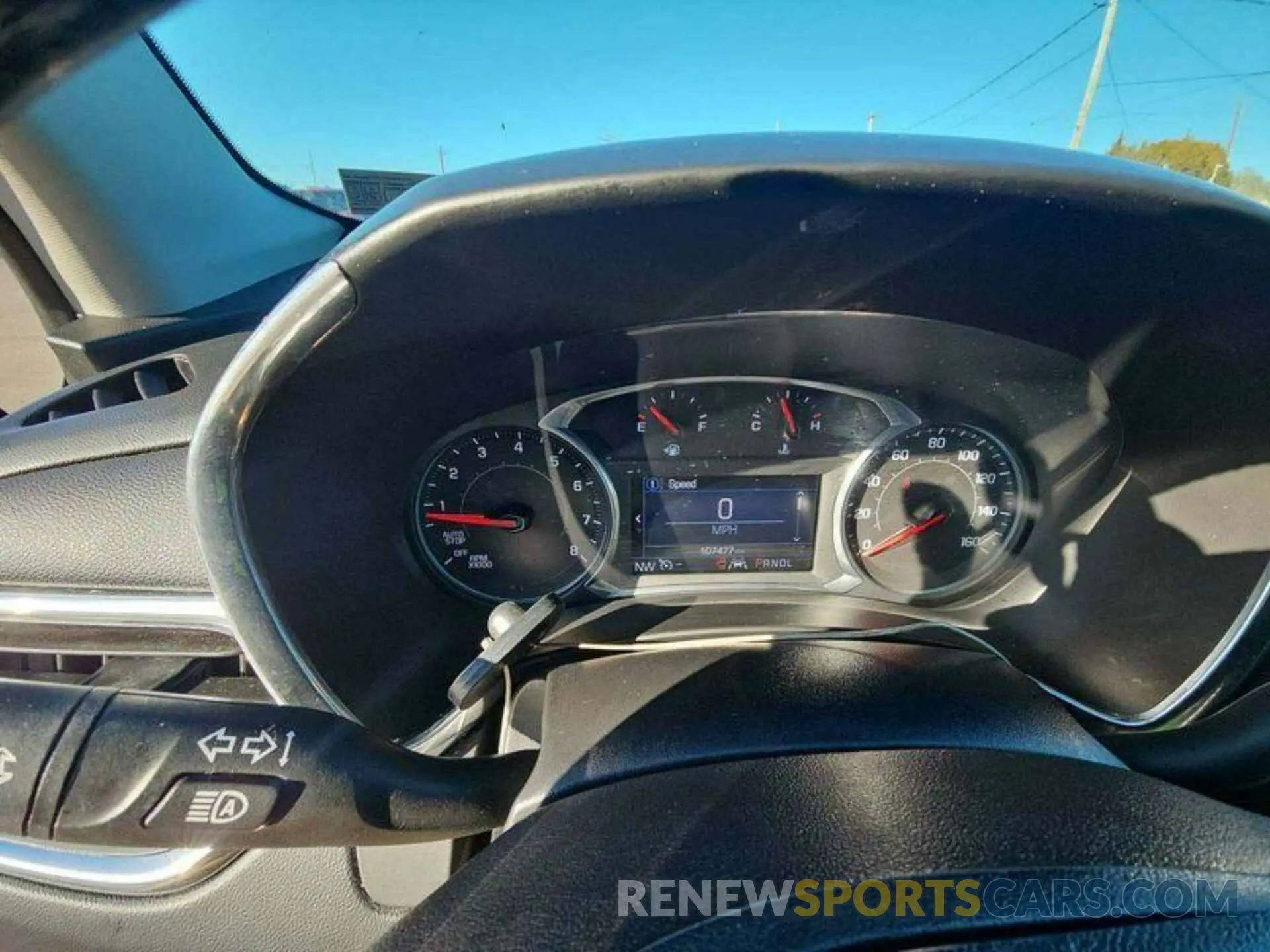 2 Photograph of a damaged car 2GNAXUEV8L6188300 CHEVROLET EQUINOX 2020
