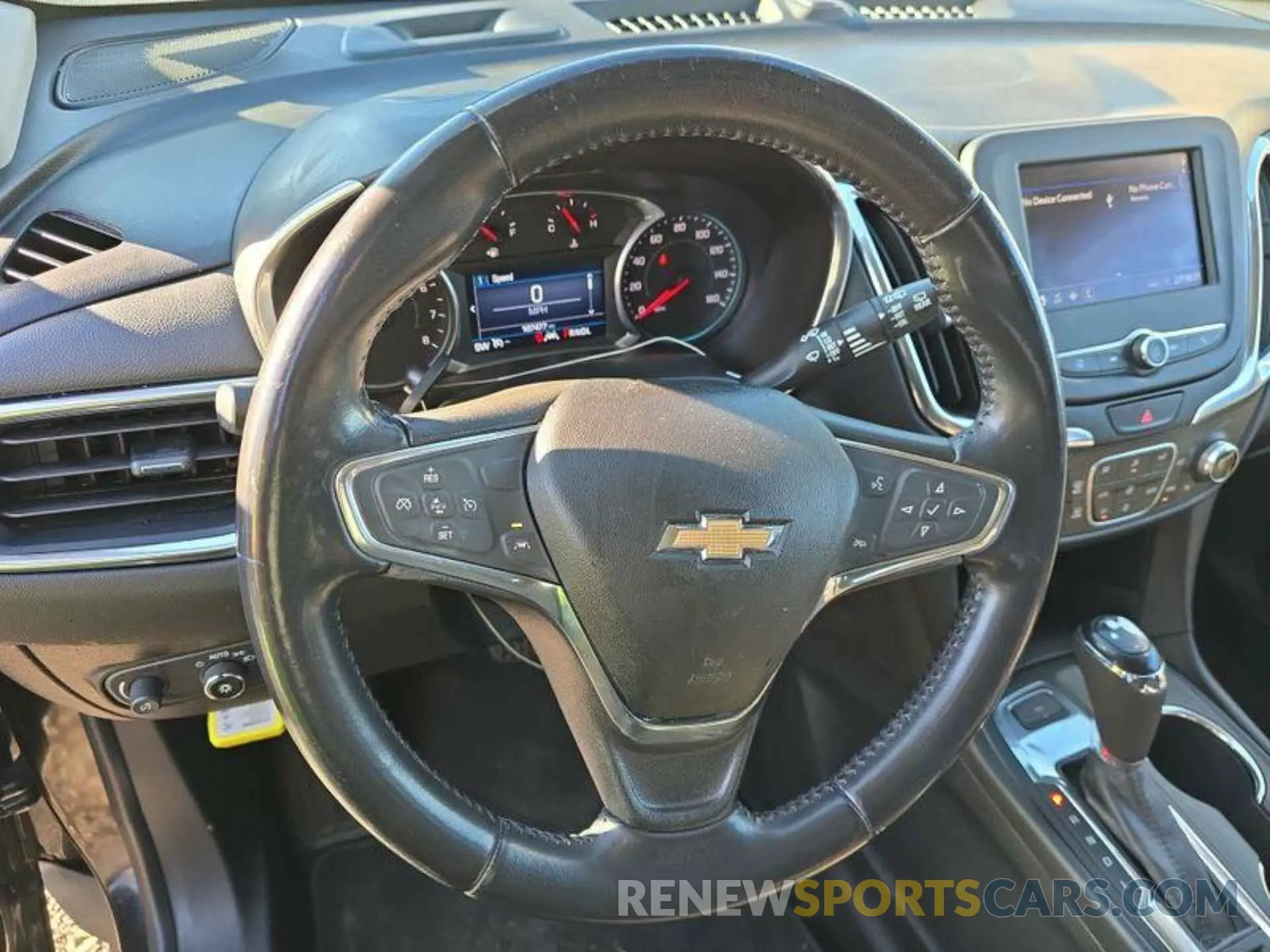4 Photograph of a damaged car 2GNAXUEV8L6188300 CHEVROLET EQUINOX 2020