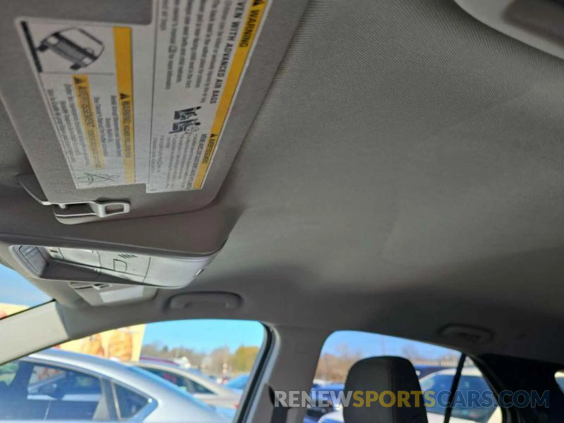 6 Photograph of a damaged car 2GNAXUEV8L6188300 CHEVROLET EQUINOX 2020